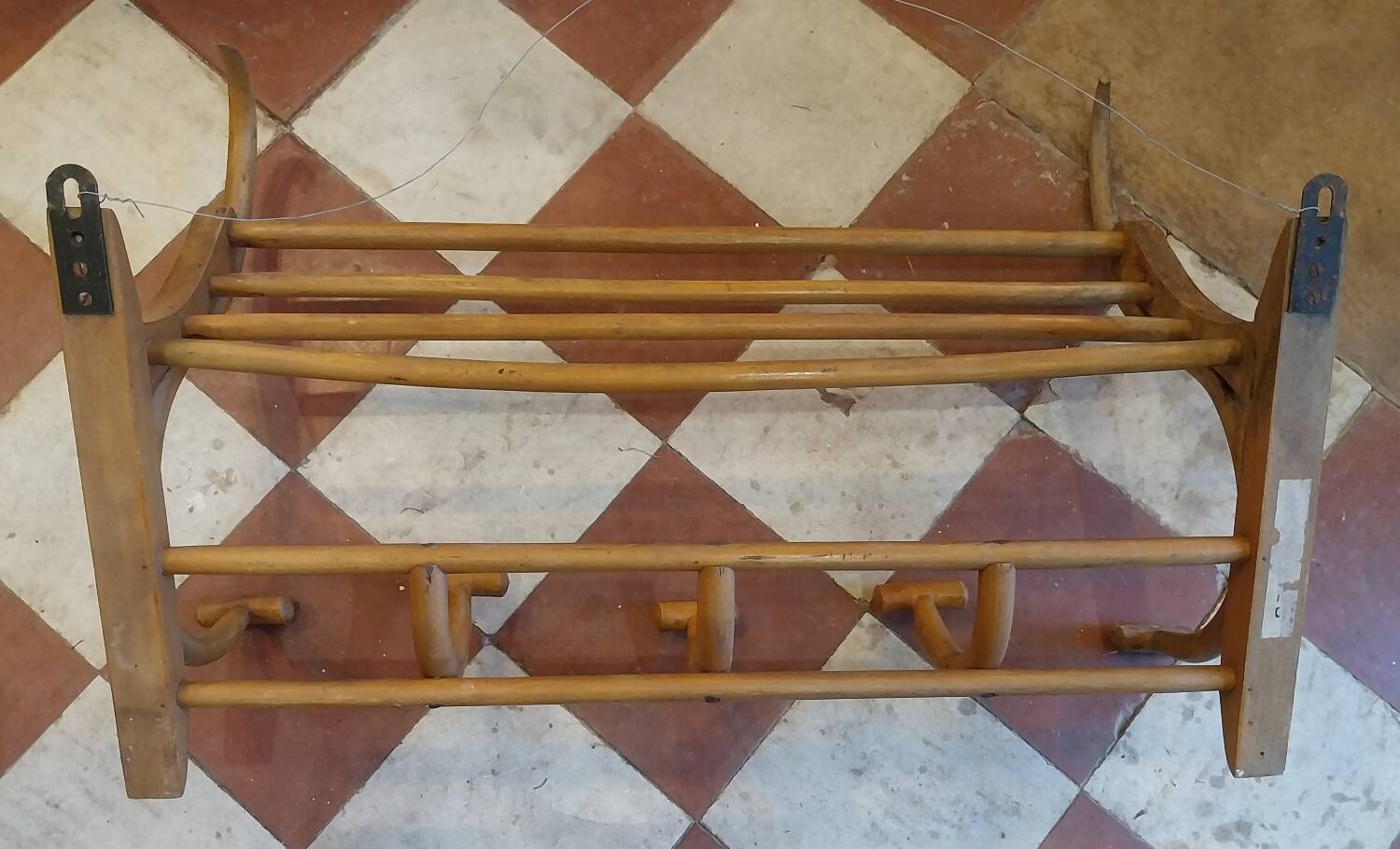 Wall-mounted coat rack