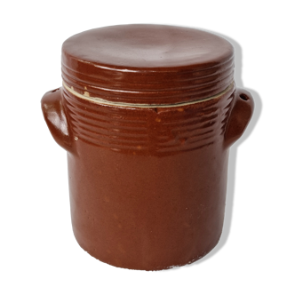 Pot with sandstone lid
