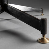 Round dining table