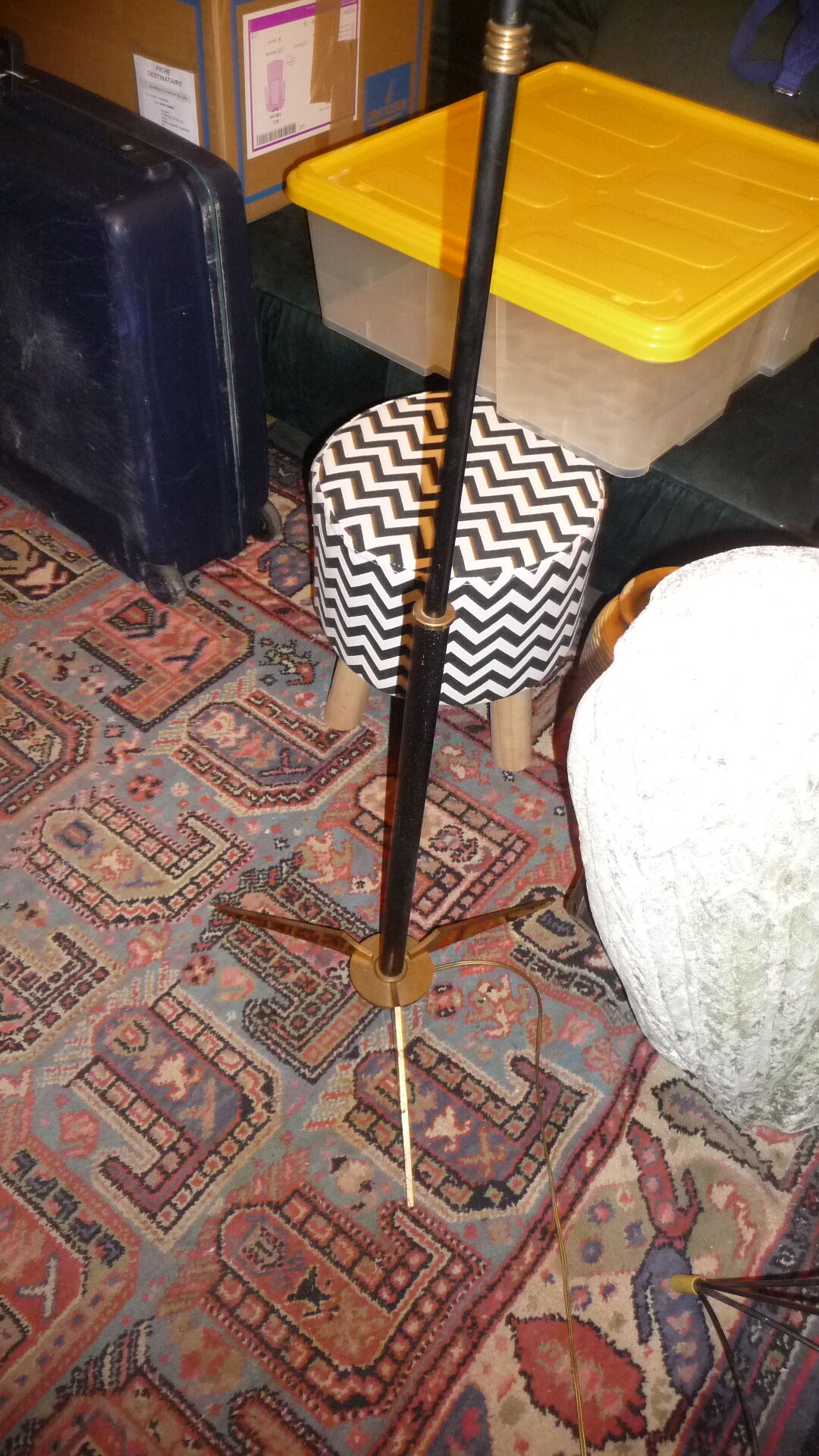 Vintage tripod lamppost