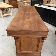 Oak counter from the early 20th century.