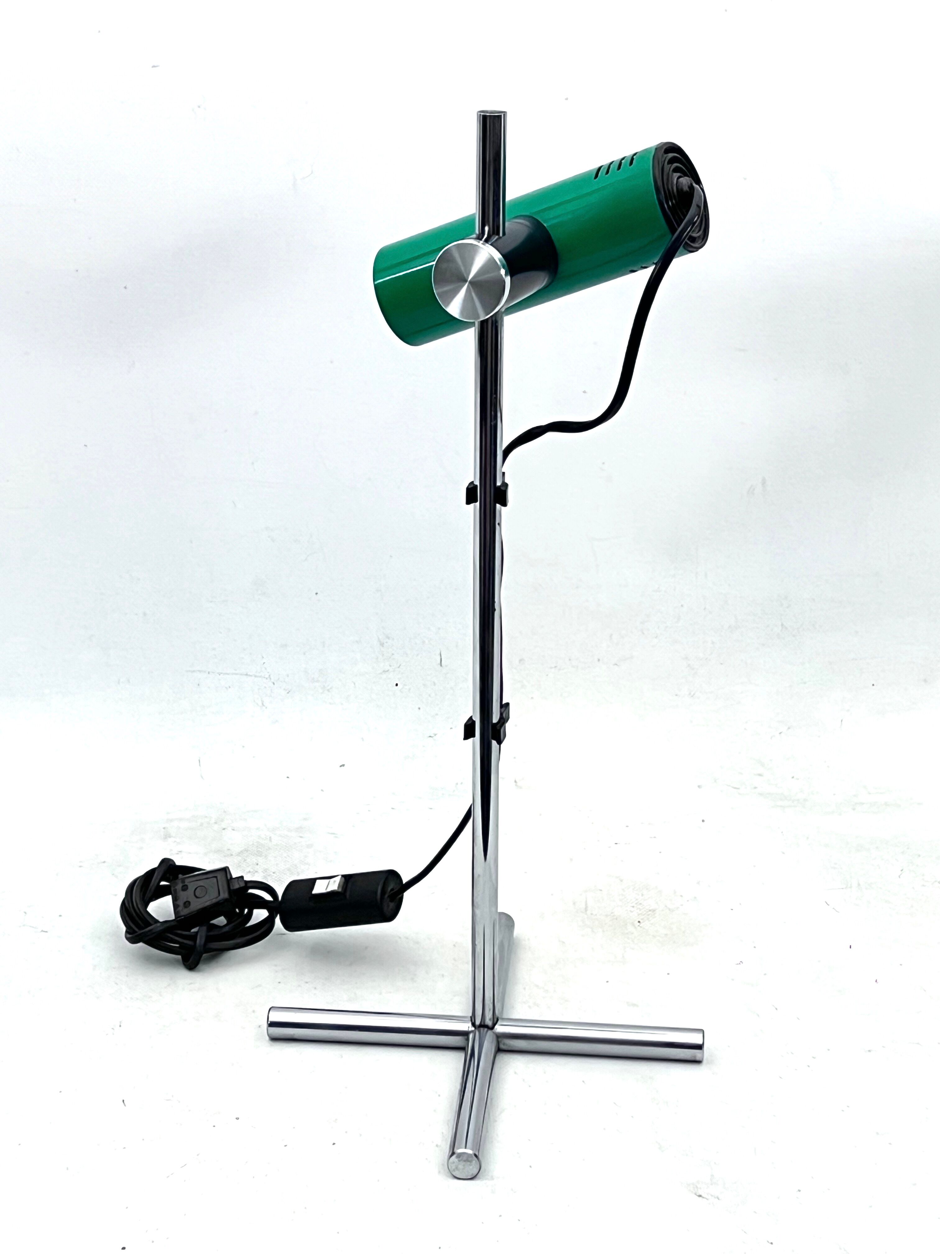 Reggiani, vintage chrome and green lacquer adjustable table lamp. Italy 1970s