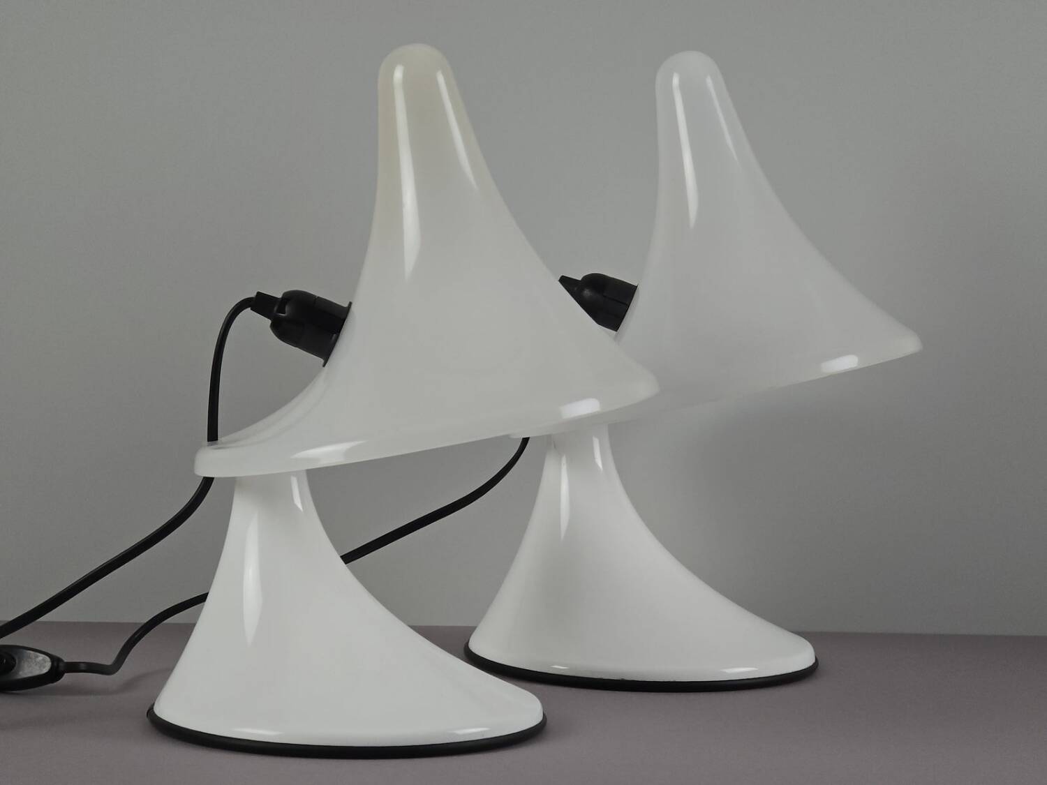 Rare paire de lampes de table Art Plex Venezia 'Karin-M'.