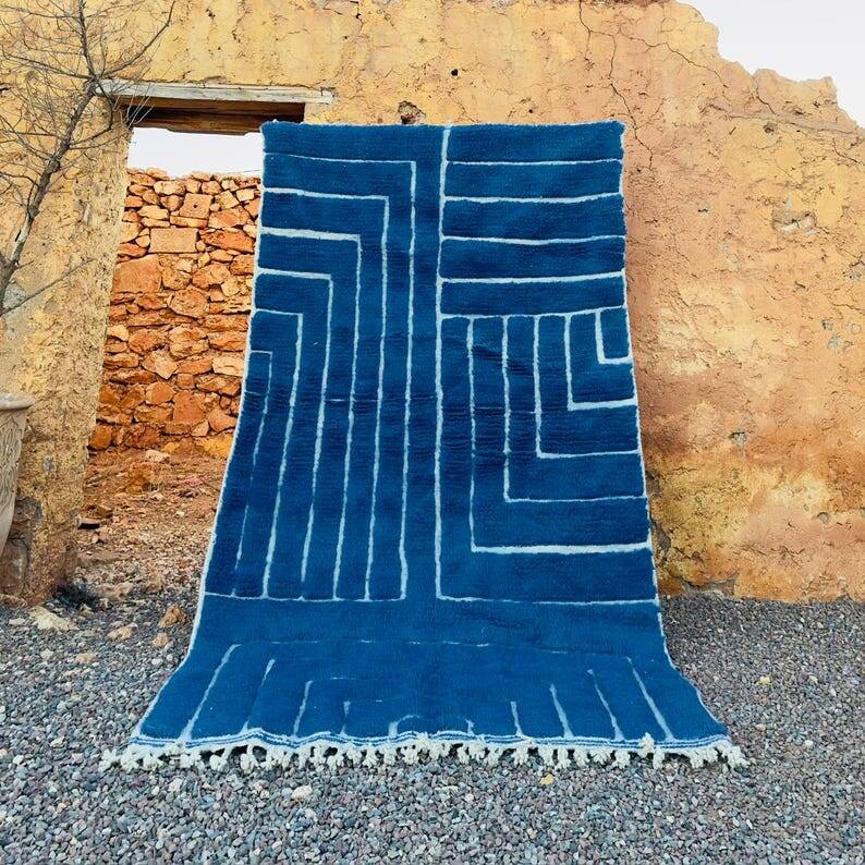 Traditional Berber rug, size 100 x 200 cm