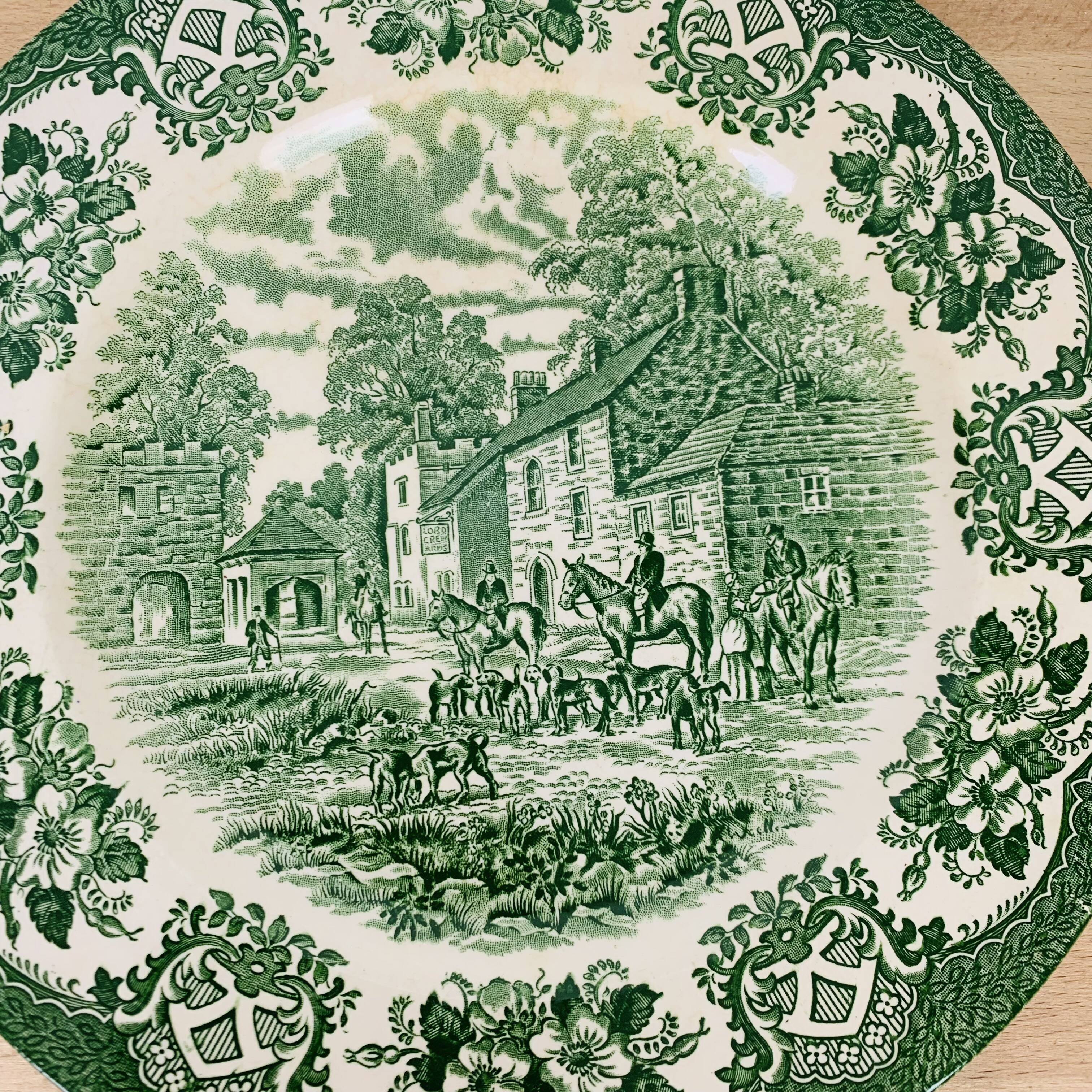 6 green English ironstone plates