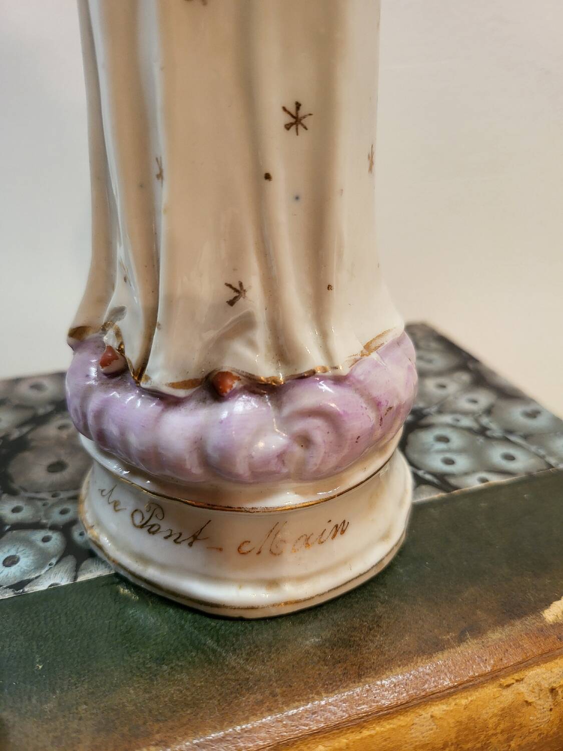 Porcelain Statuette of Our Lady of Pont Hand