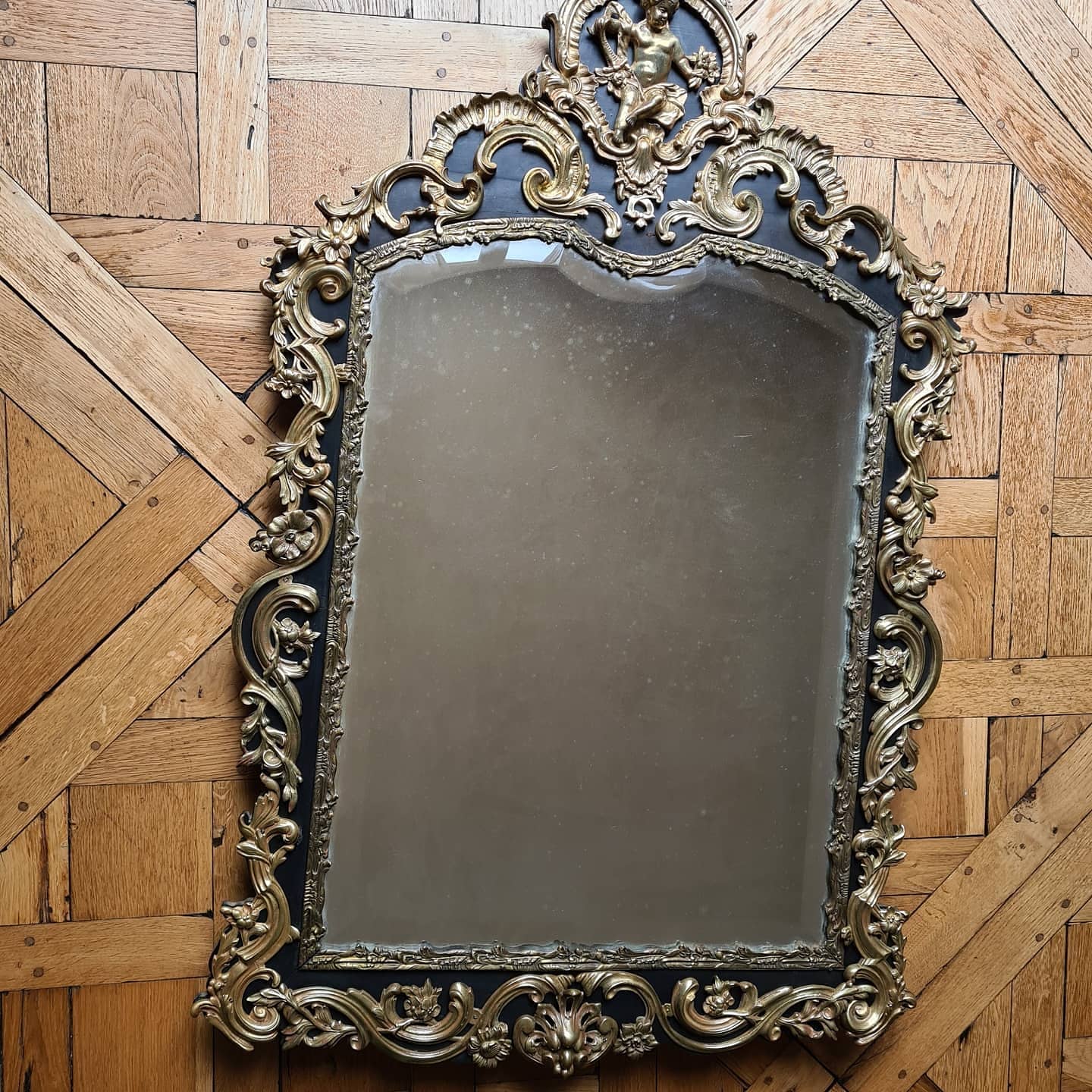 Ice cream with rich ornamentation of gilded bronzes, Napoleon III era  70x95cm