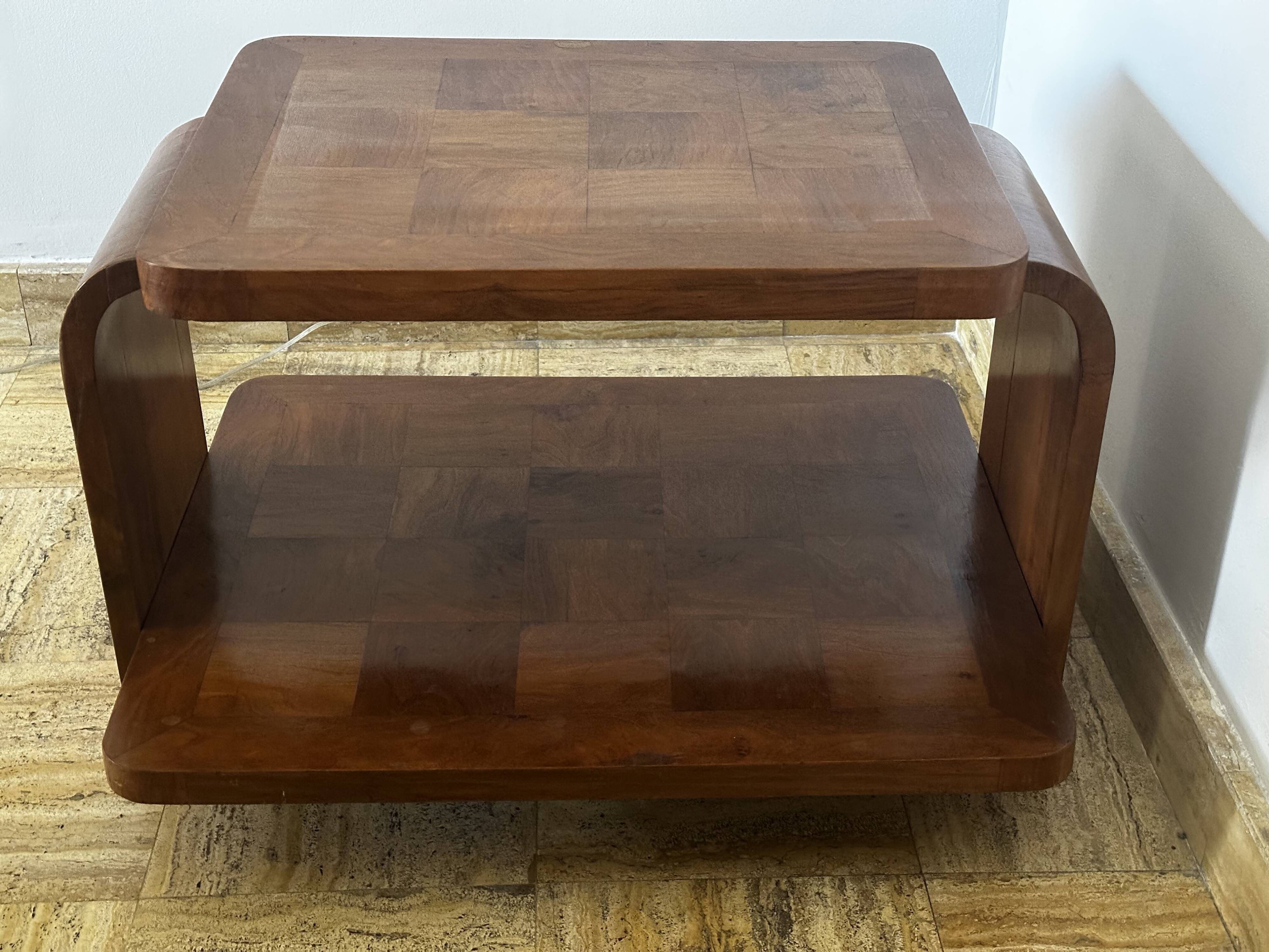 1930s Art Deco side table in marquetry walnut