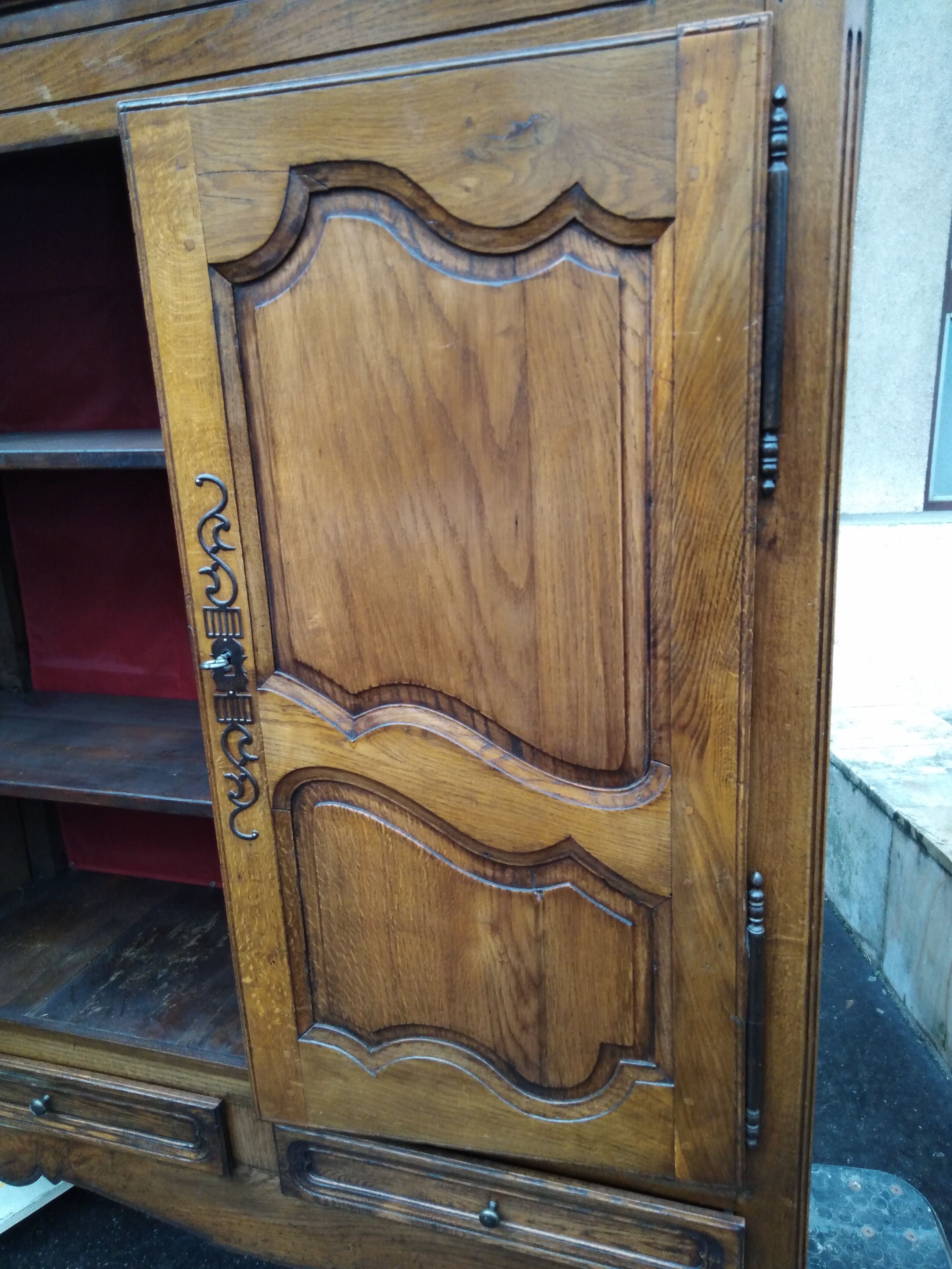 Small country cabinet, two doors two drawers. Old and functional!