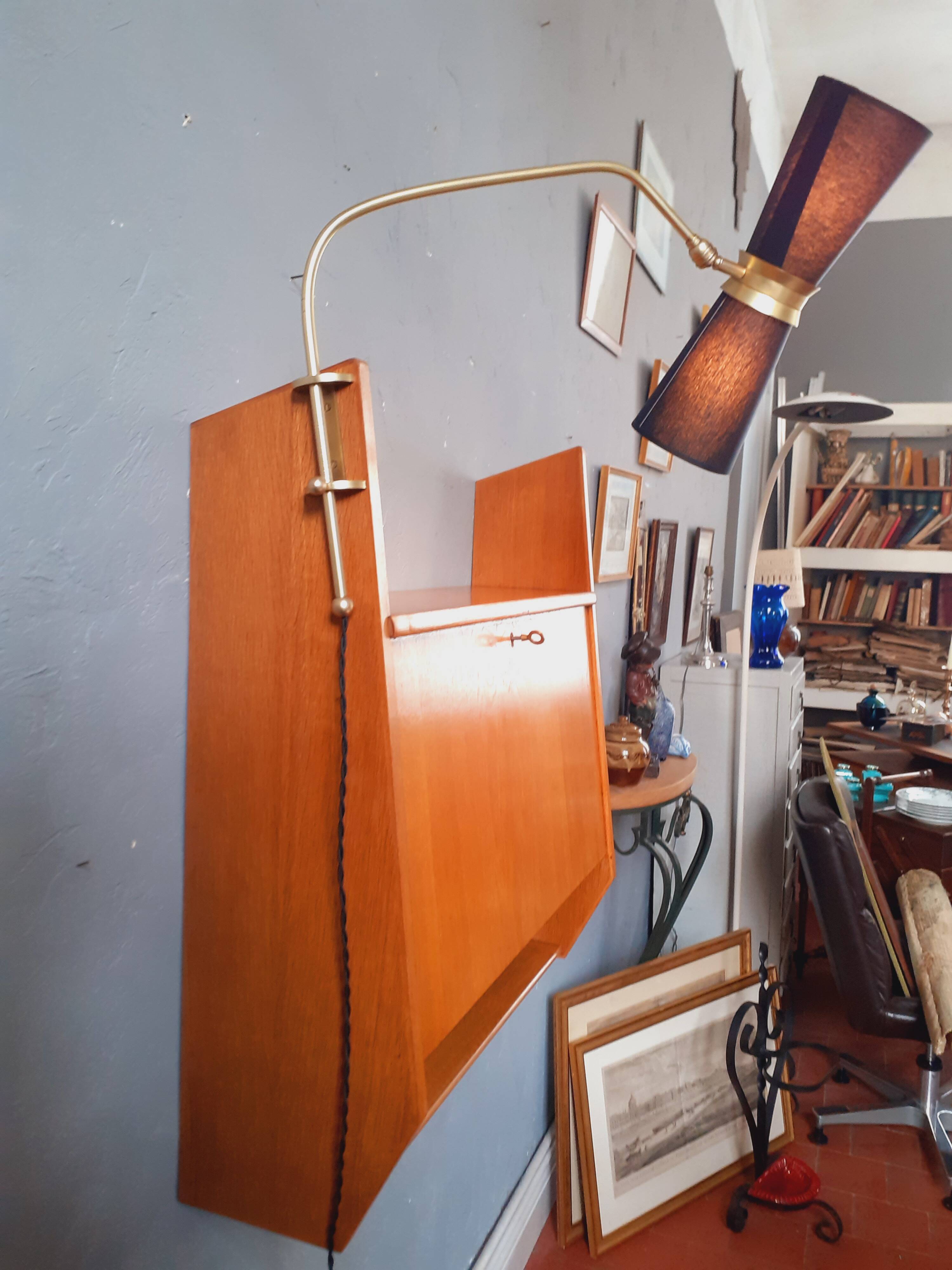 Wall-mounted oak desk from the 1950s.