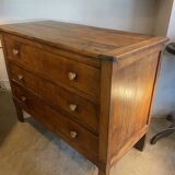 Oak chest of drawers