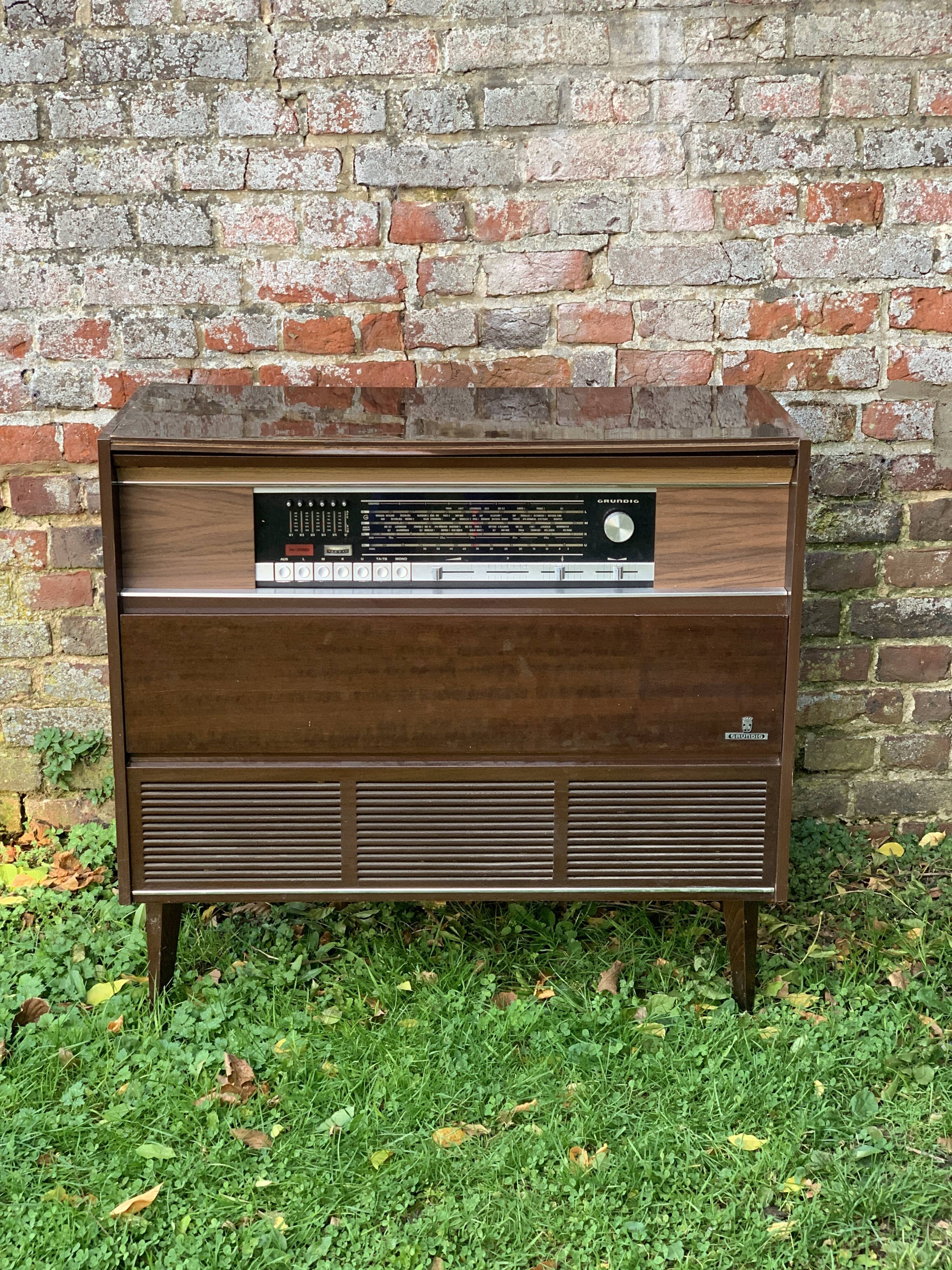 Meuble radio vinyle hi-fi Grundig