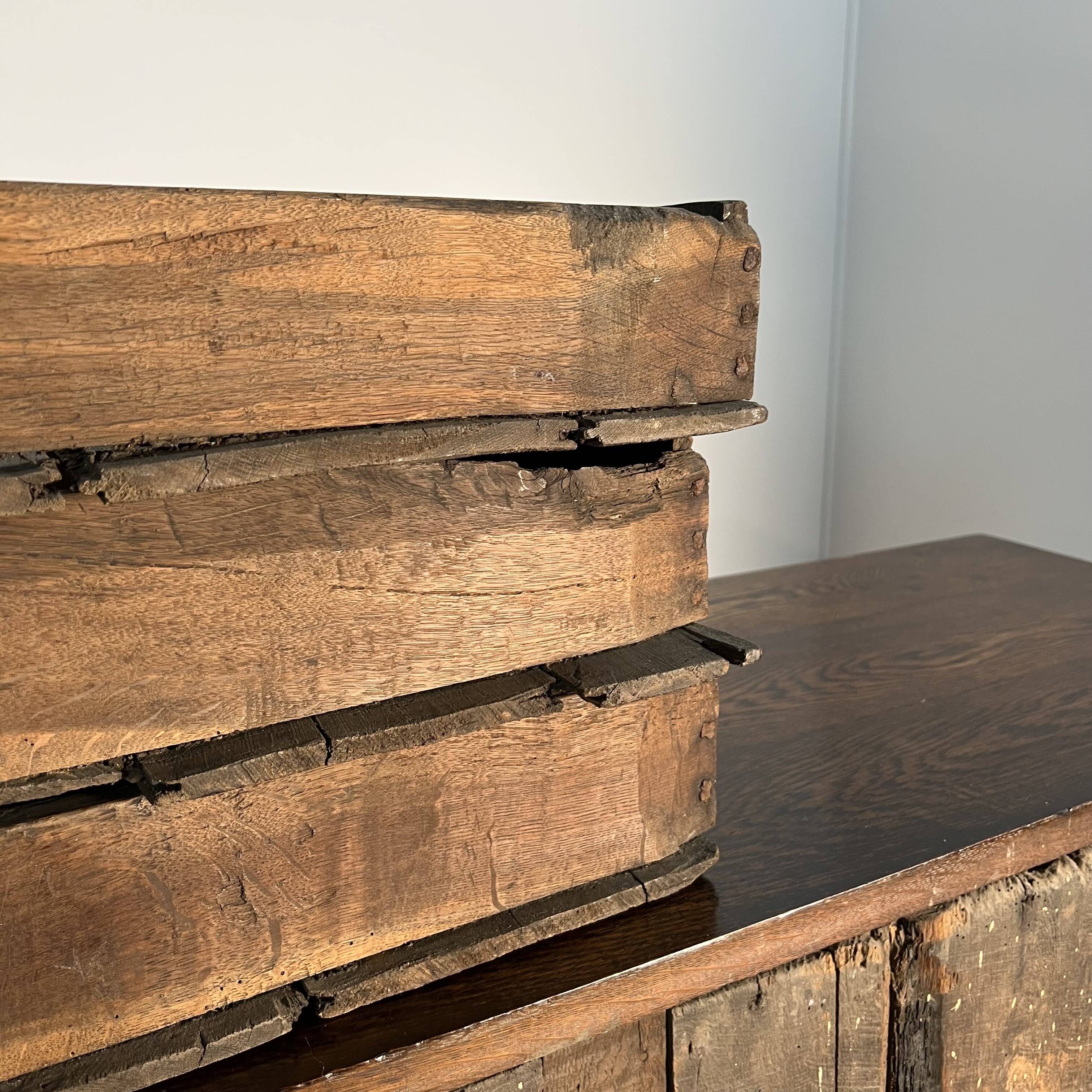 Large English sideboard, dresser, solid oak buffet George II 18th century.