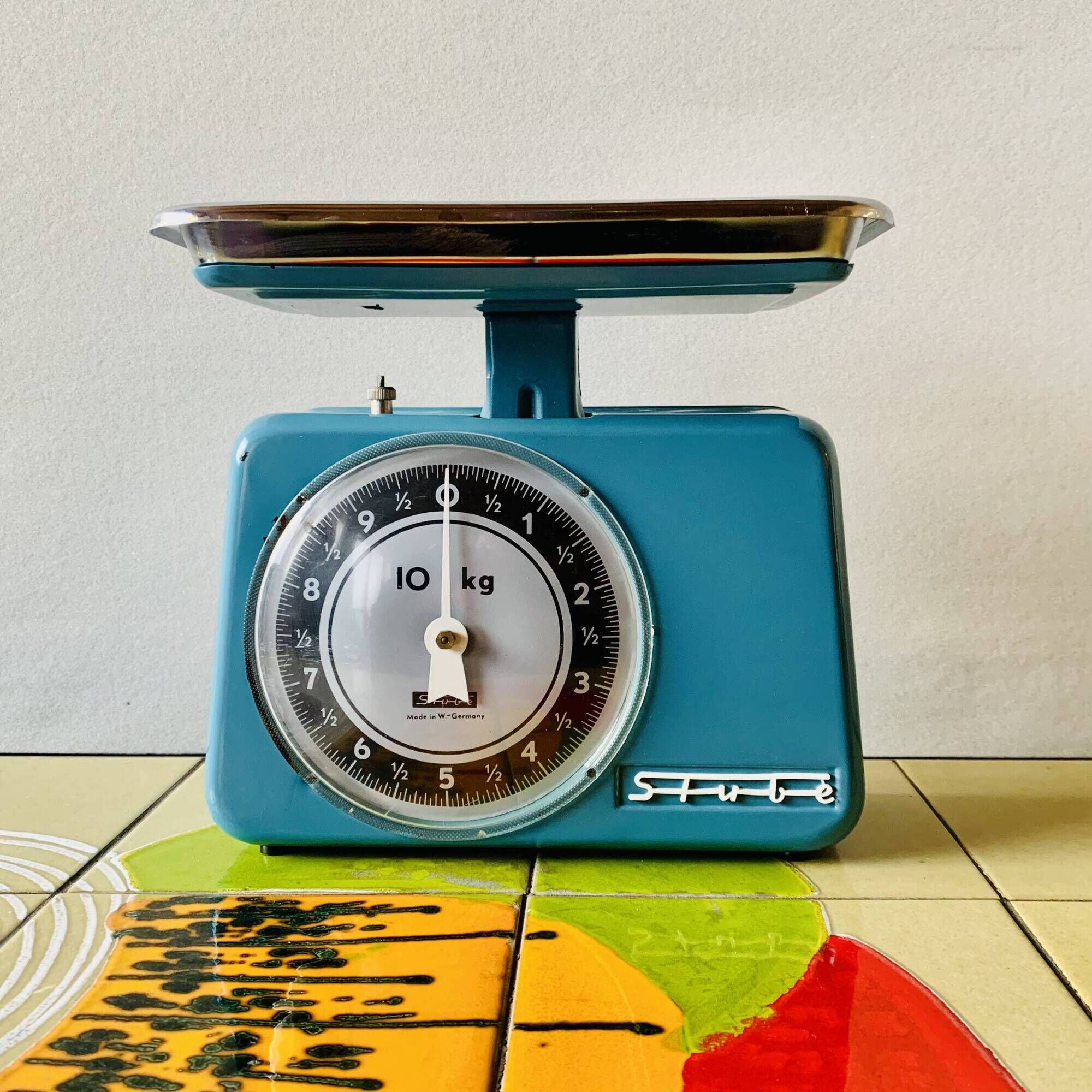 Stube - balance de cuisine vintage bleue en métal émaillé - force 10