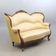 Sofa néo-rococo — Style 19e/20e siècle — Silhouette élégante de salon avec C