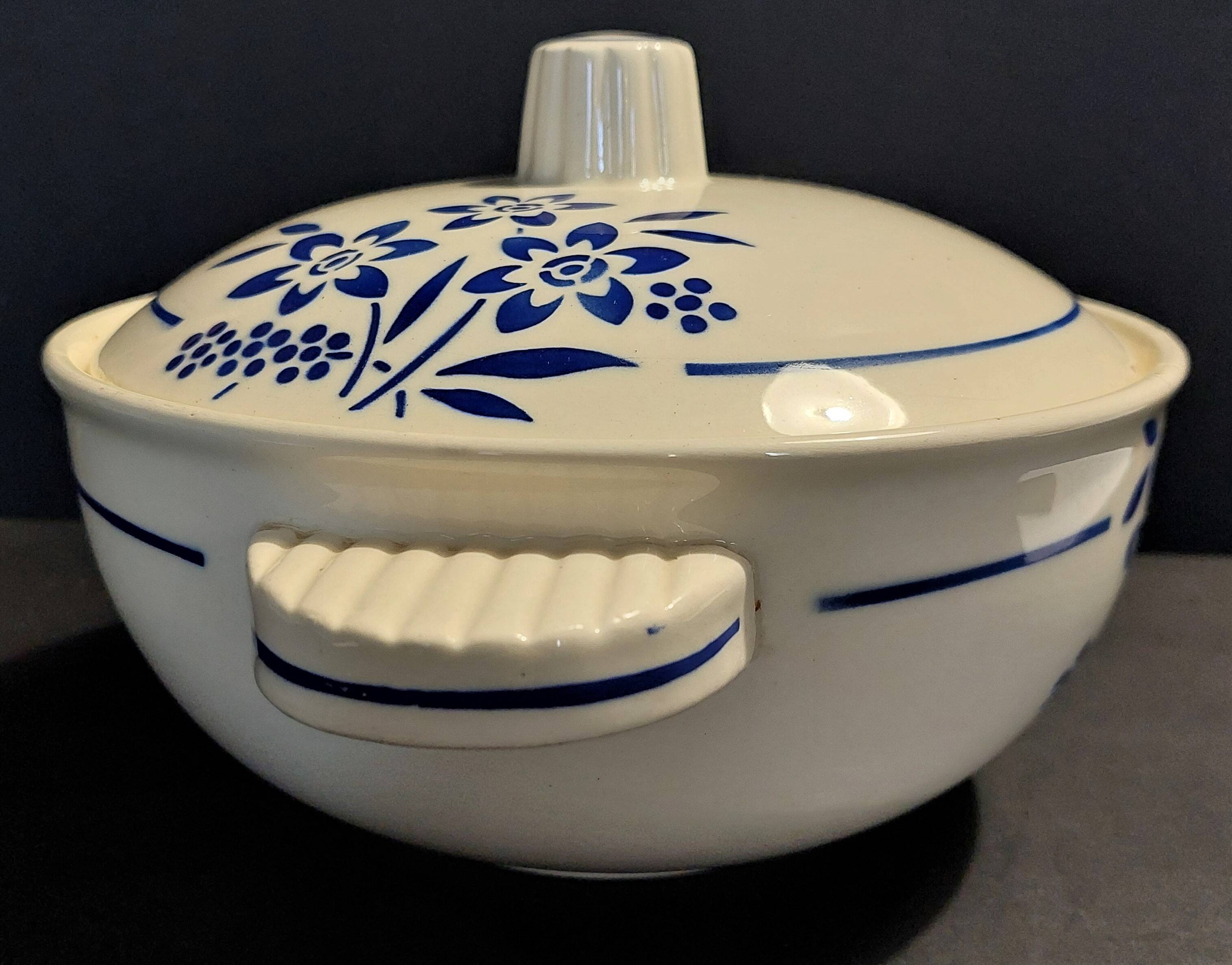 Badonviller earthenware tureen, early 20th century
