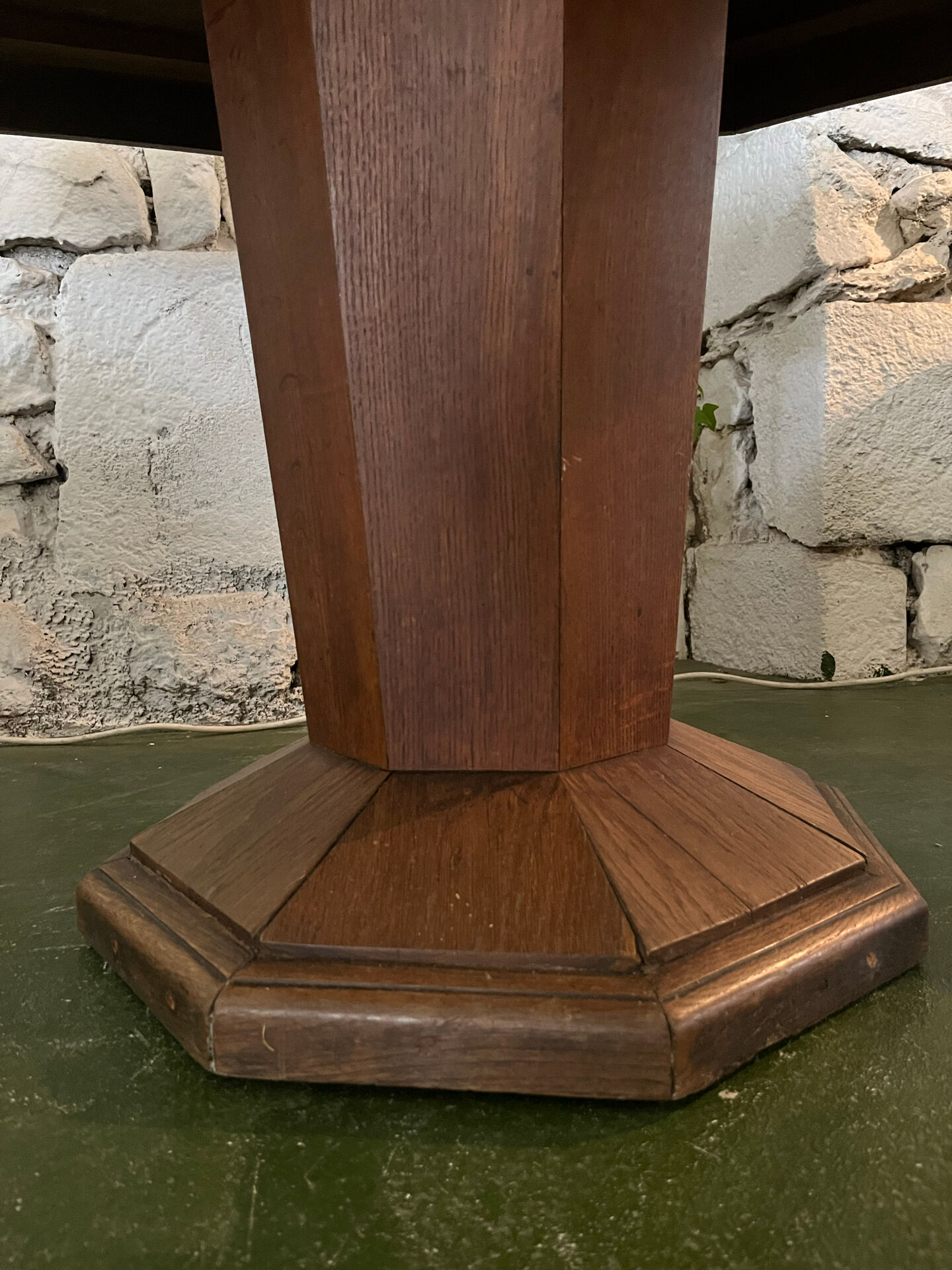 Octagonal table in oak