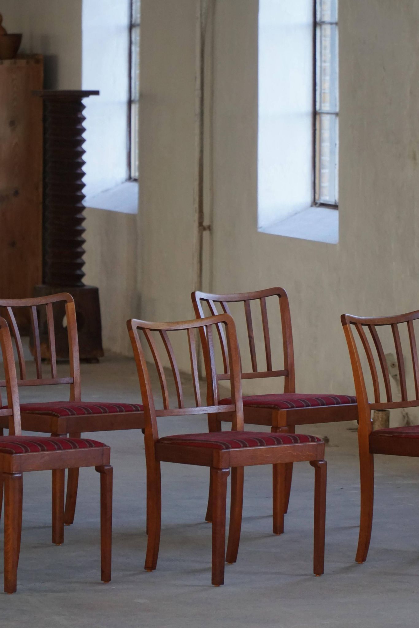 Set of 6 modern classic Danish dining chairs, oak with upholstered seats, 1950s.