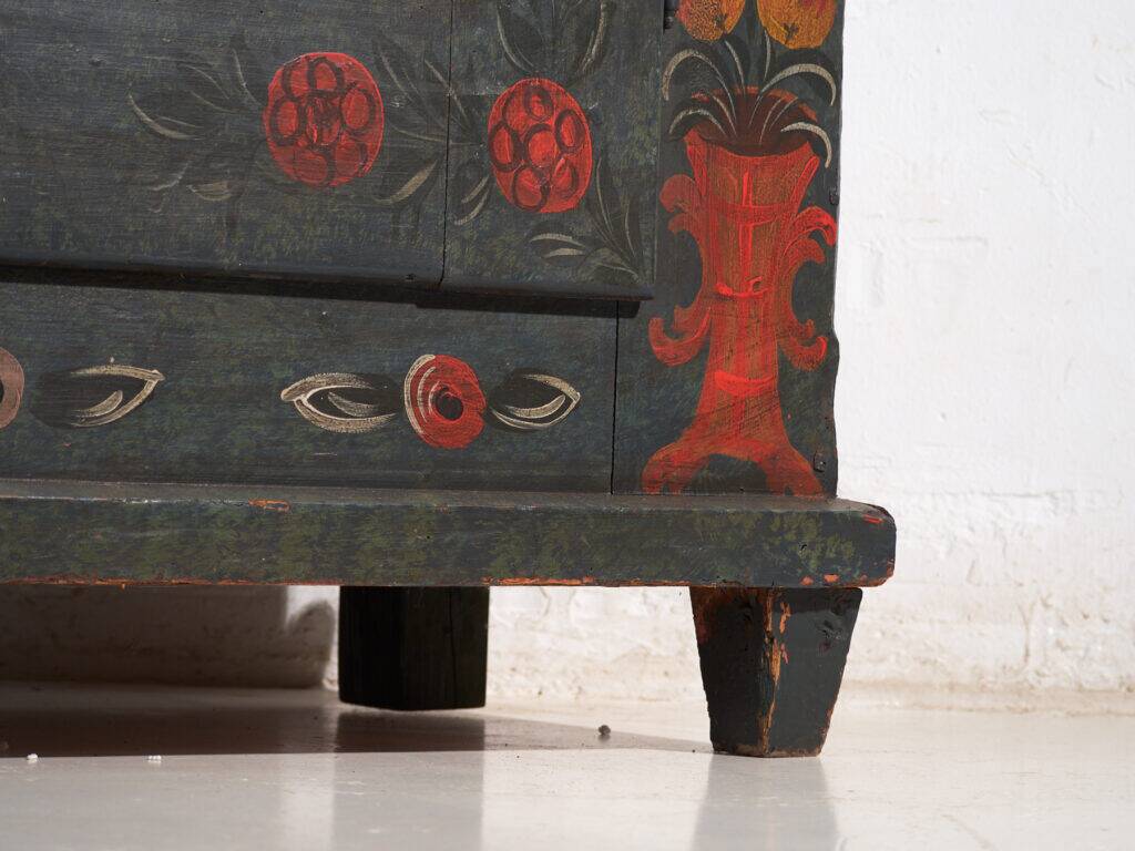 Antique painted pine wardrobe – Austro-Hungarian Empire, Year 1835
