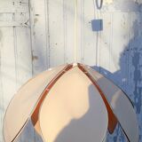 Suspension flower petals