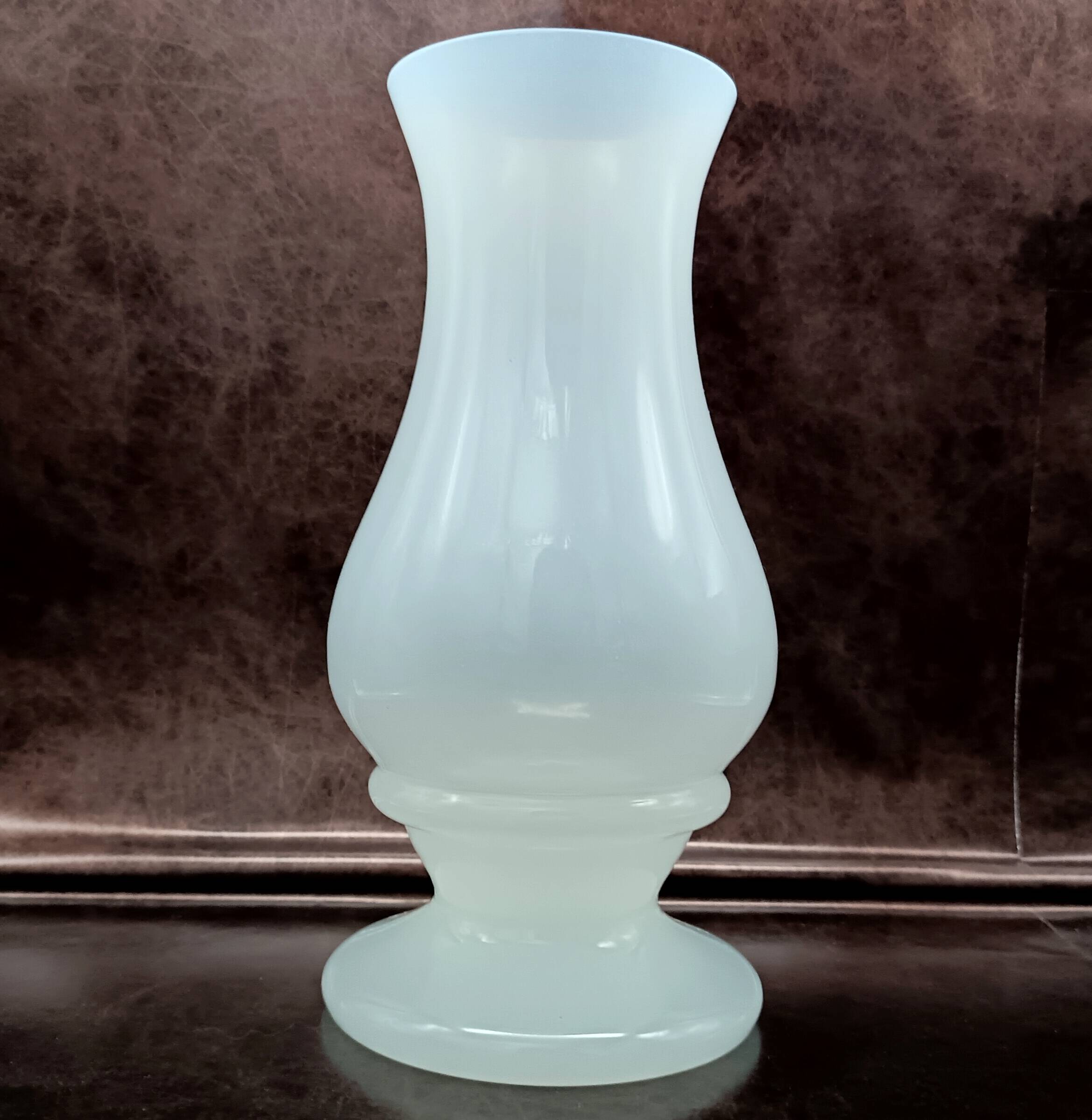 Vase en opaline blanche, années 80/90