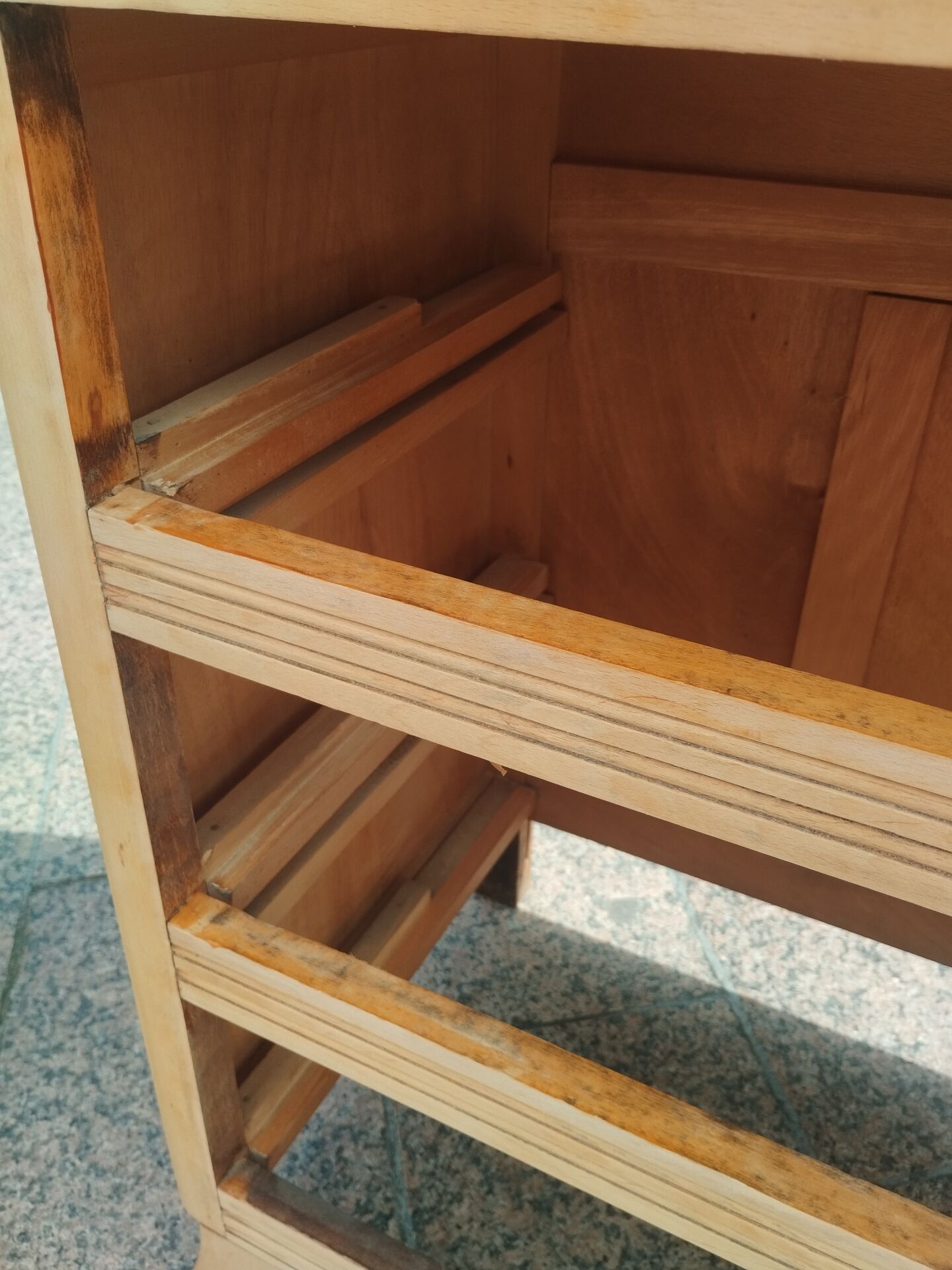 Vintage commode with tapered legs.