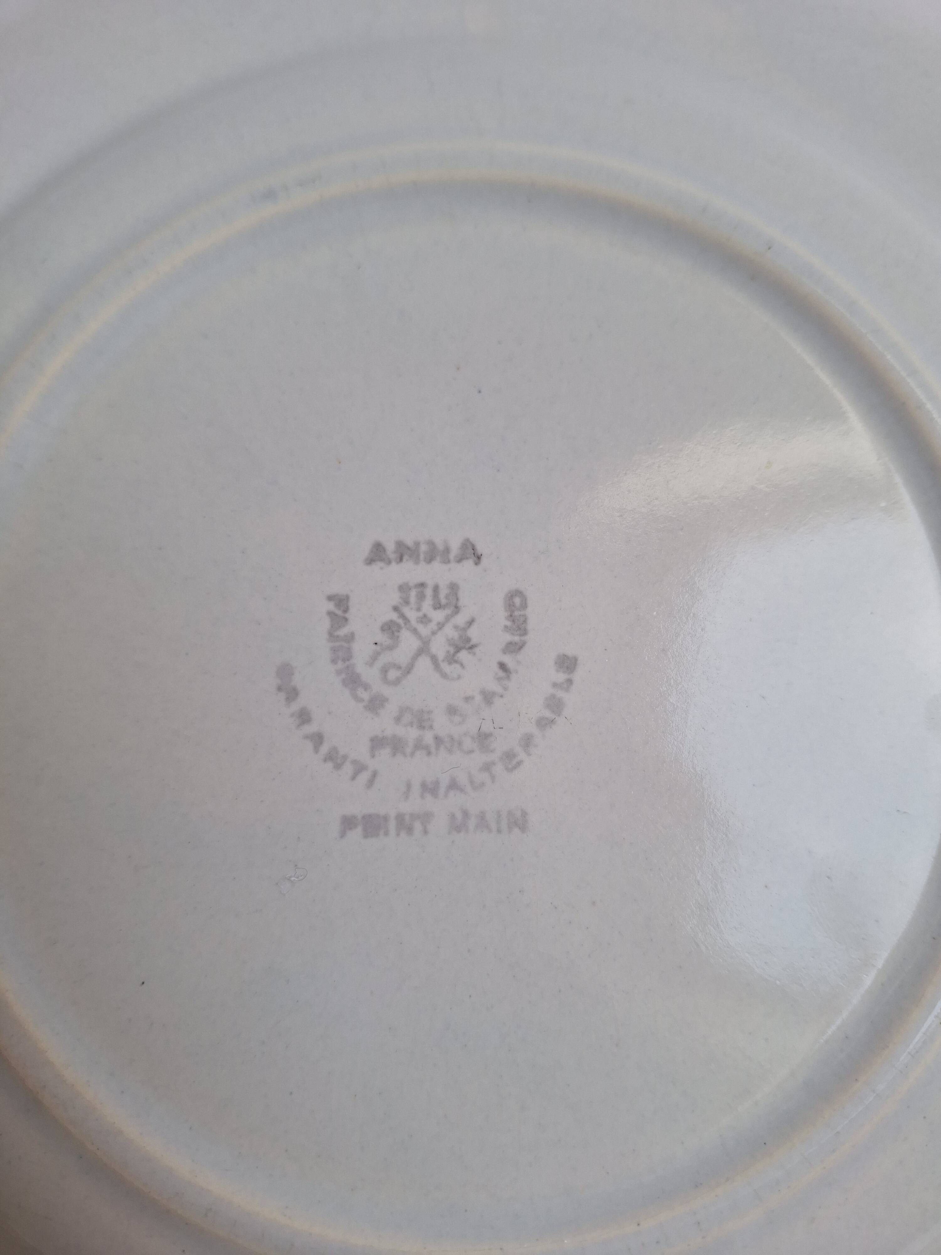 Gien blue dinner plates, St Amand