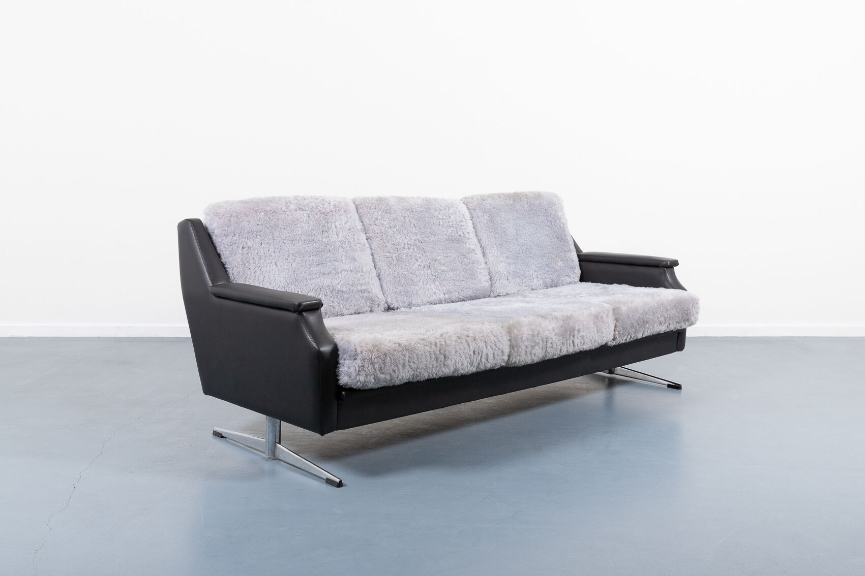 Vintage 'Plush' sofa 1960s