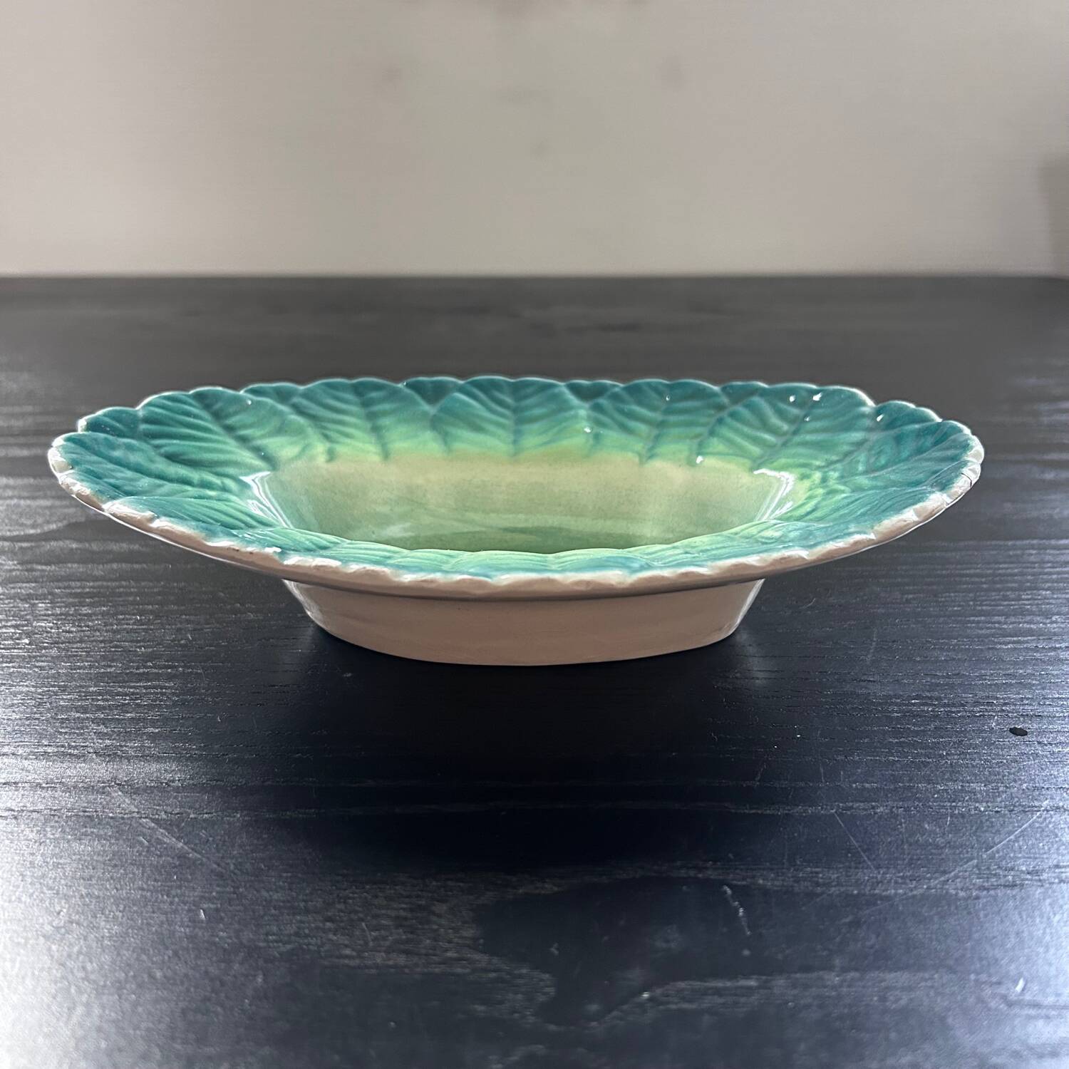 Oval slip dish