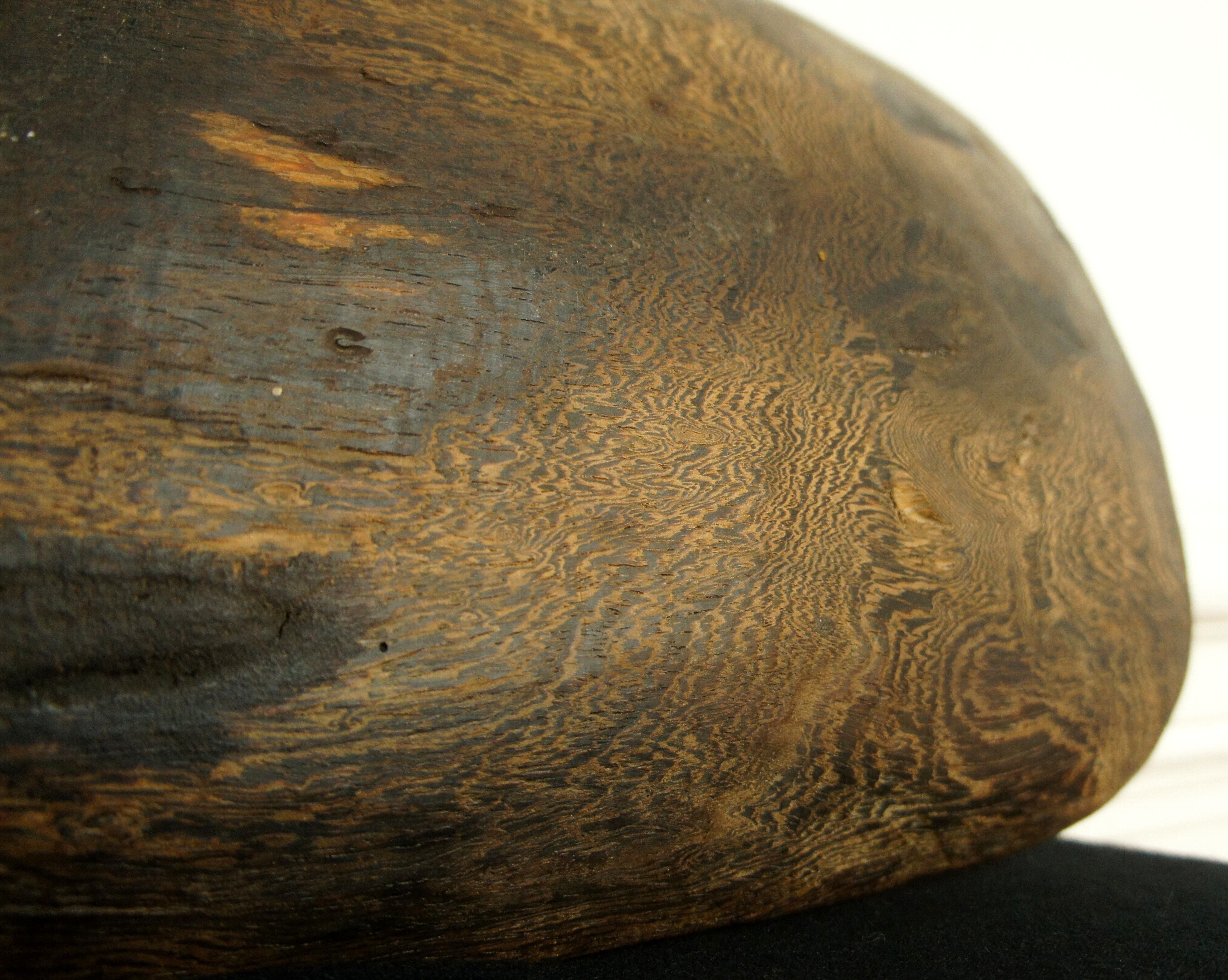 Trinket bowl in massive Wengé