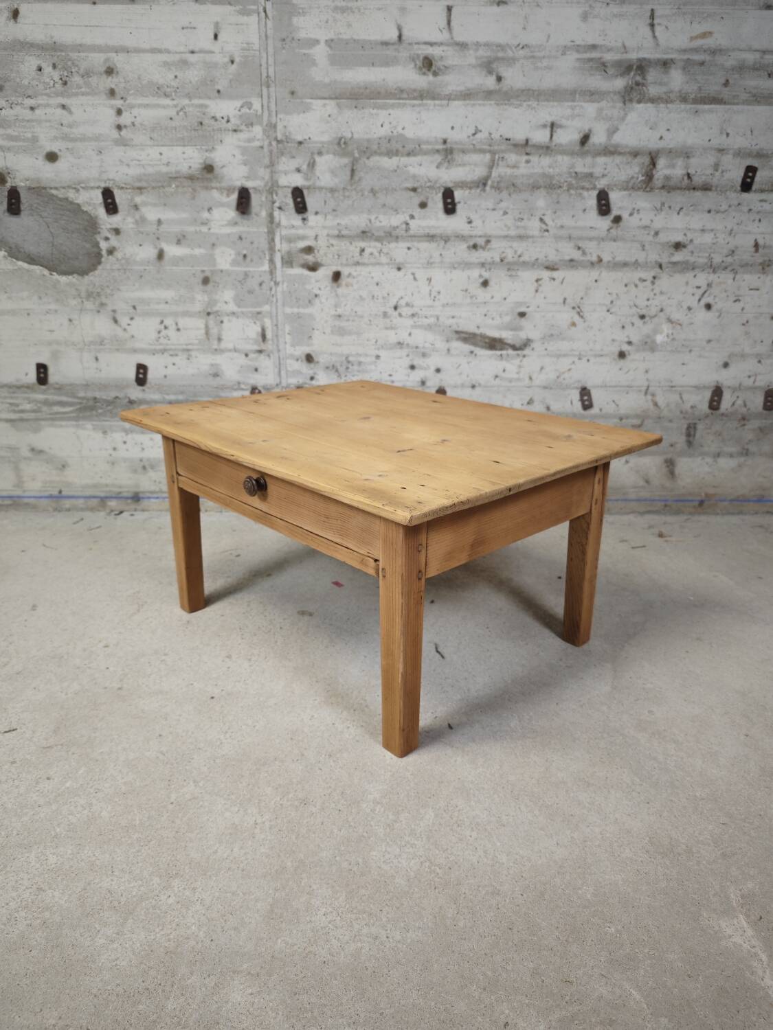 Table basse de ferme