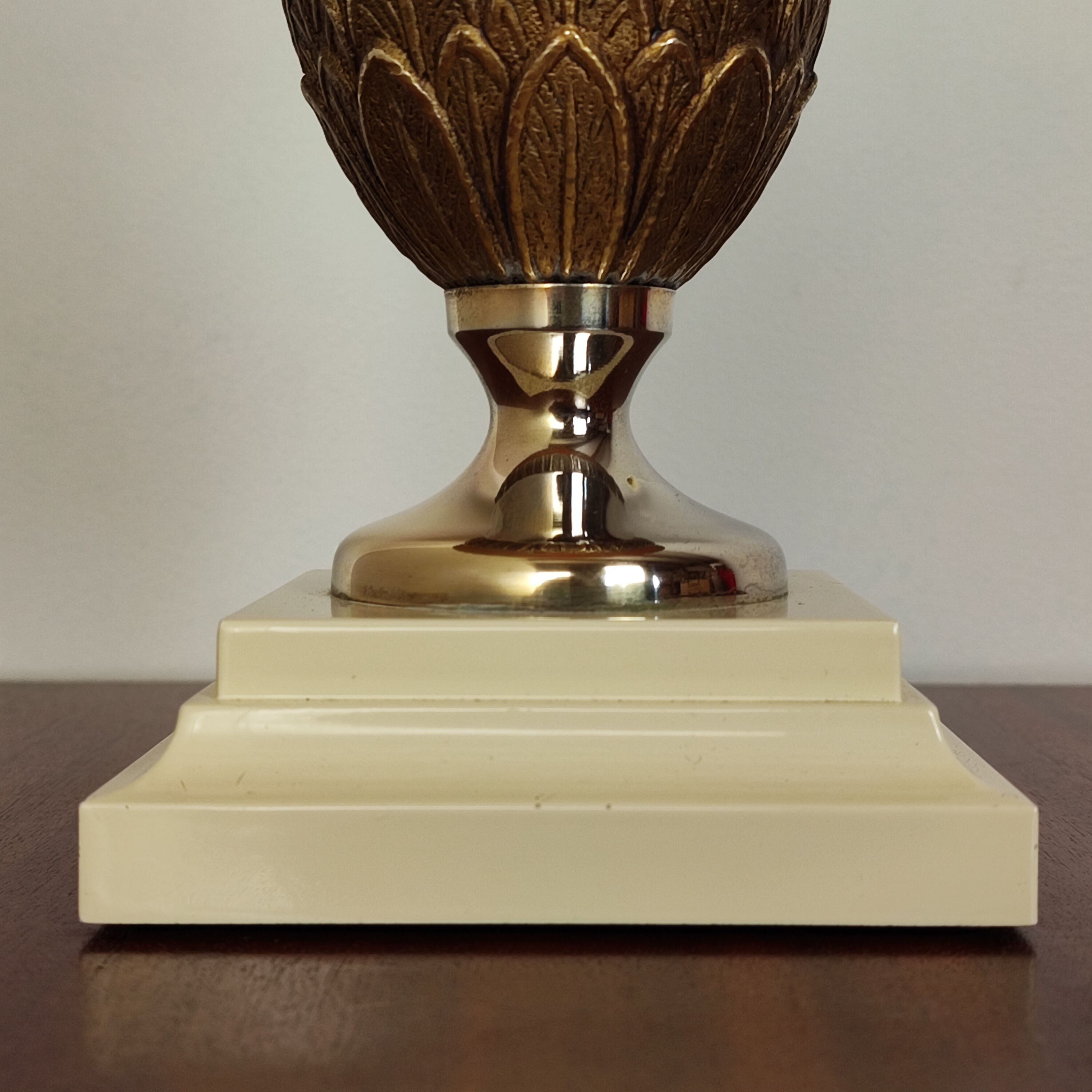 Pineapple lamp 80'