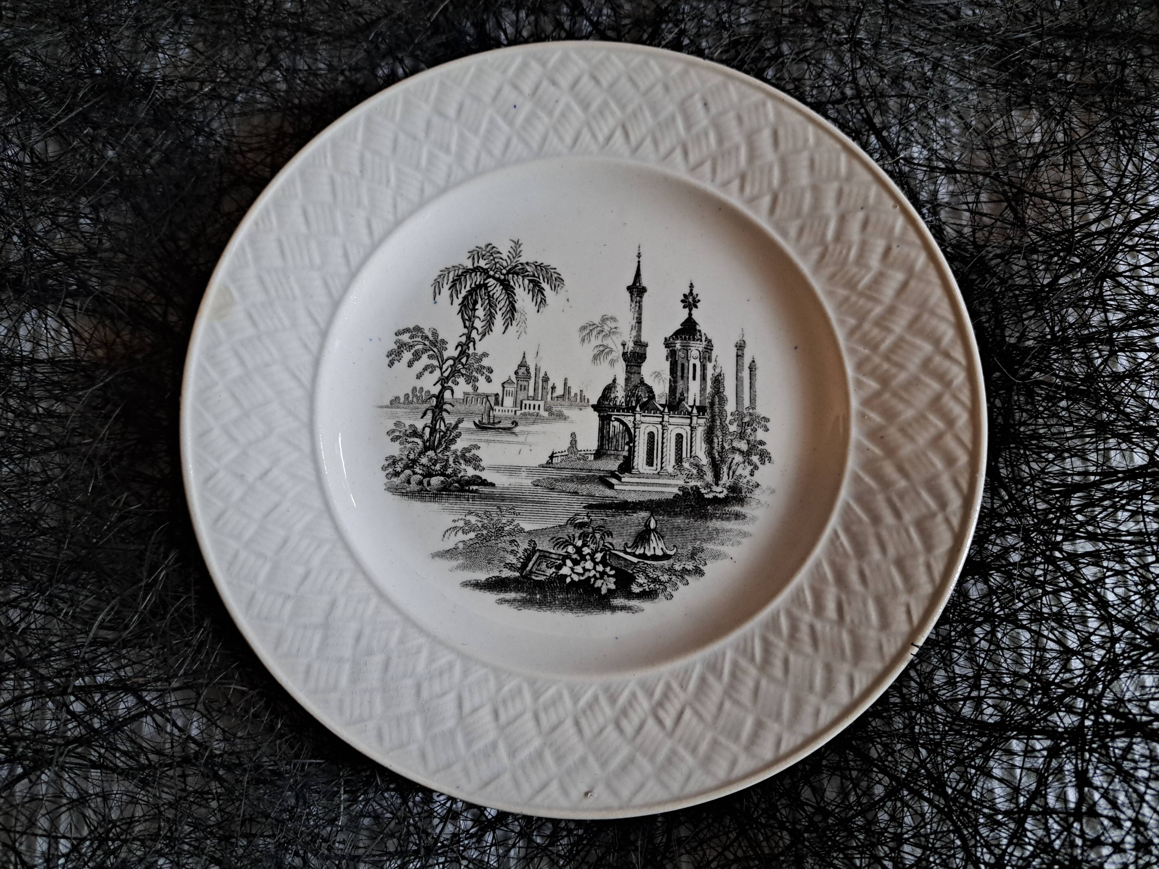Plate David Johnston oriental décor monochrome black J. Vieillard Bordeaux