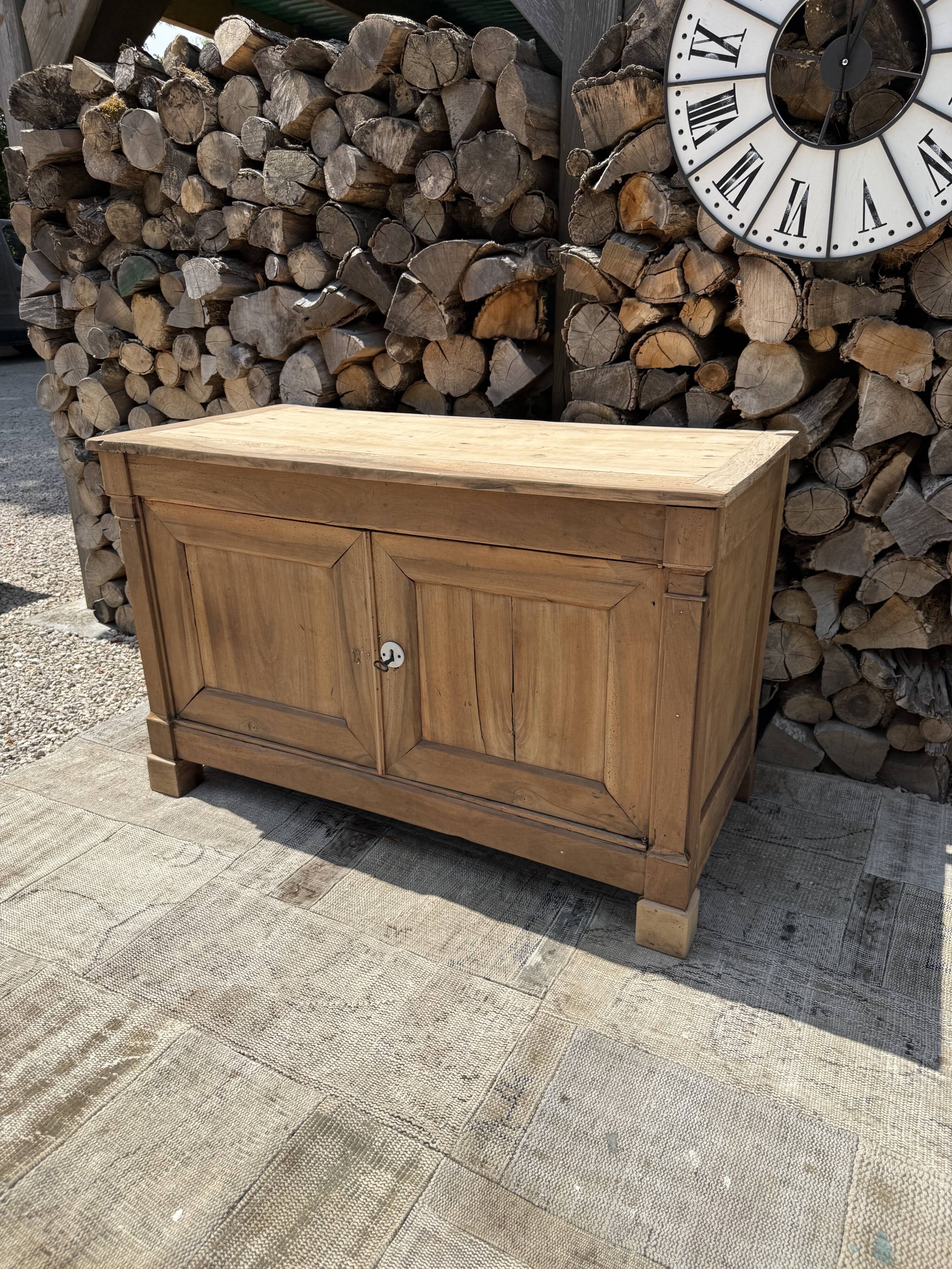 Maie ancienne rénovée / Buffet massif