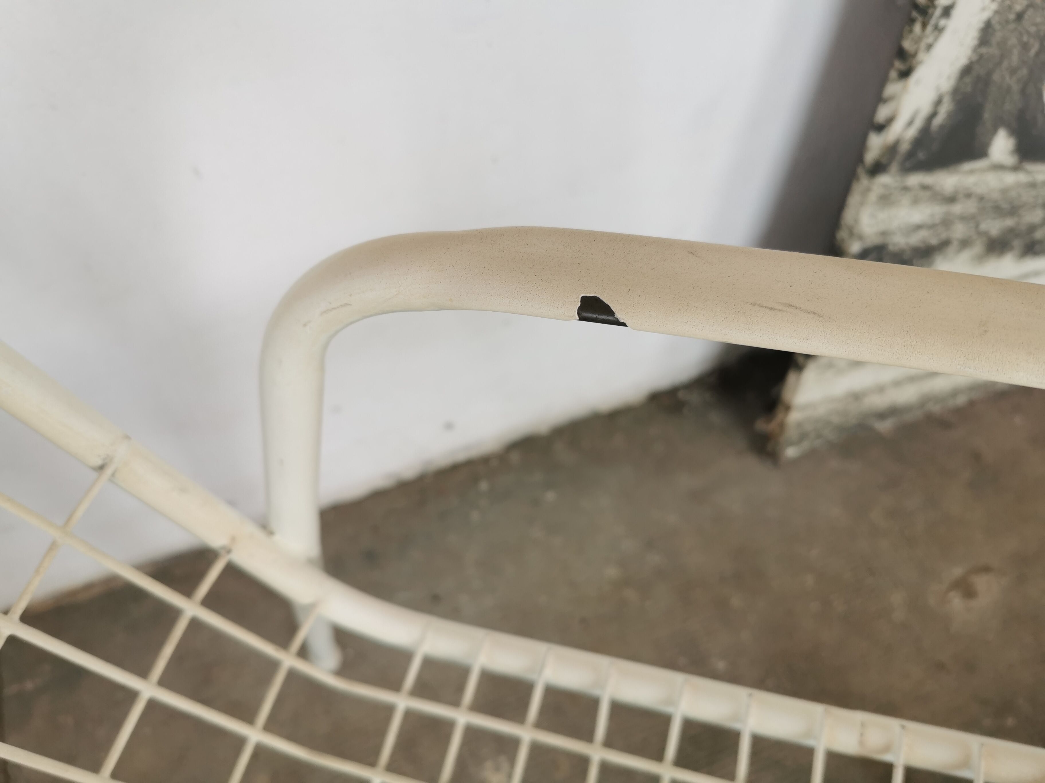 Emu chair, rio, in white metal mesh