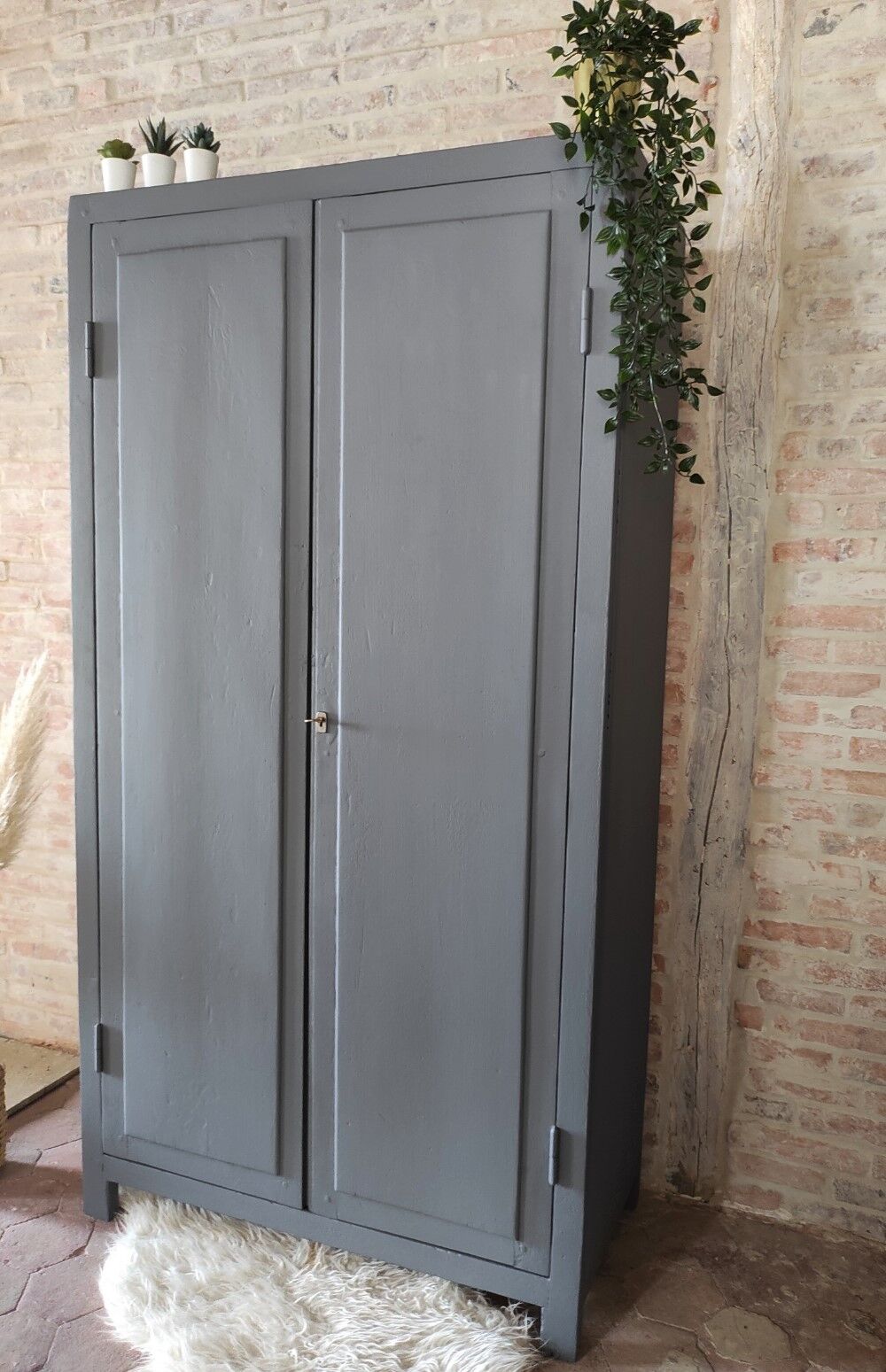 Armoire parisienne