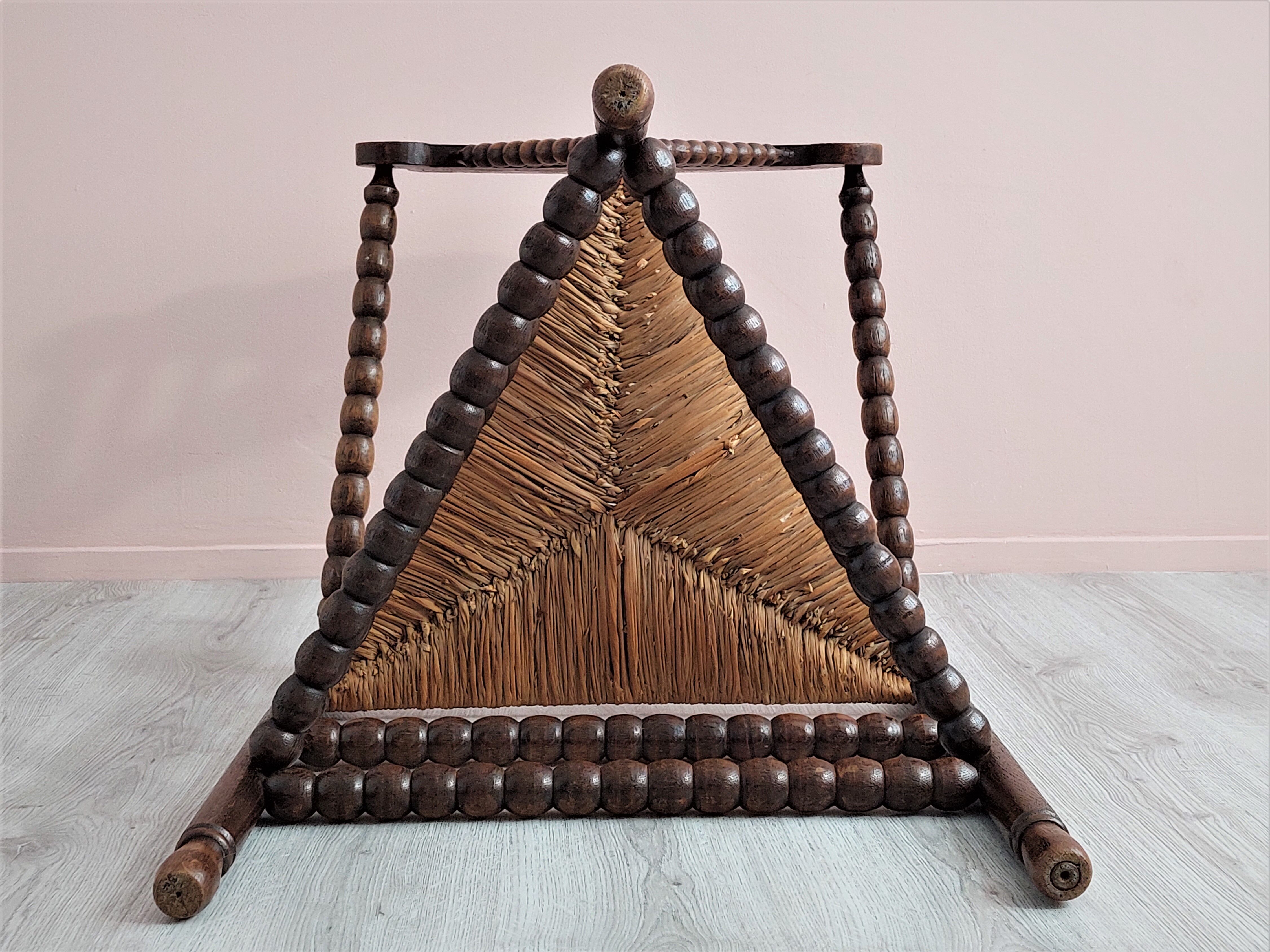 Chaise triangulaire hollandaise Bobbin Turners, années 1900.