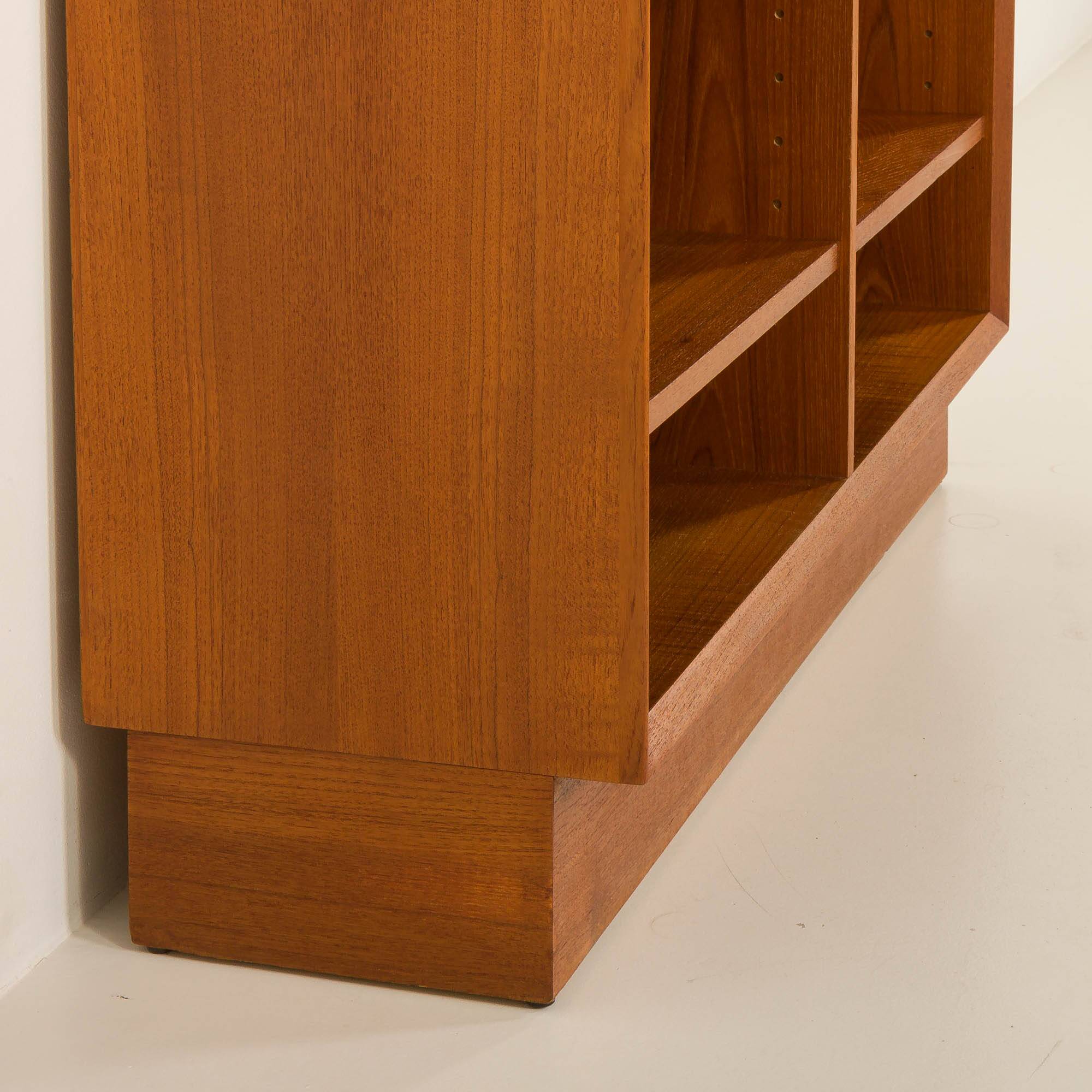 Danish vintage teak bookcase by Brourer Mobelfabrik, 1970s