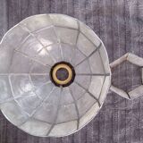 Mother-of-pearl suspension