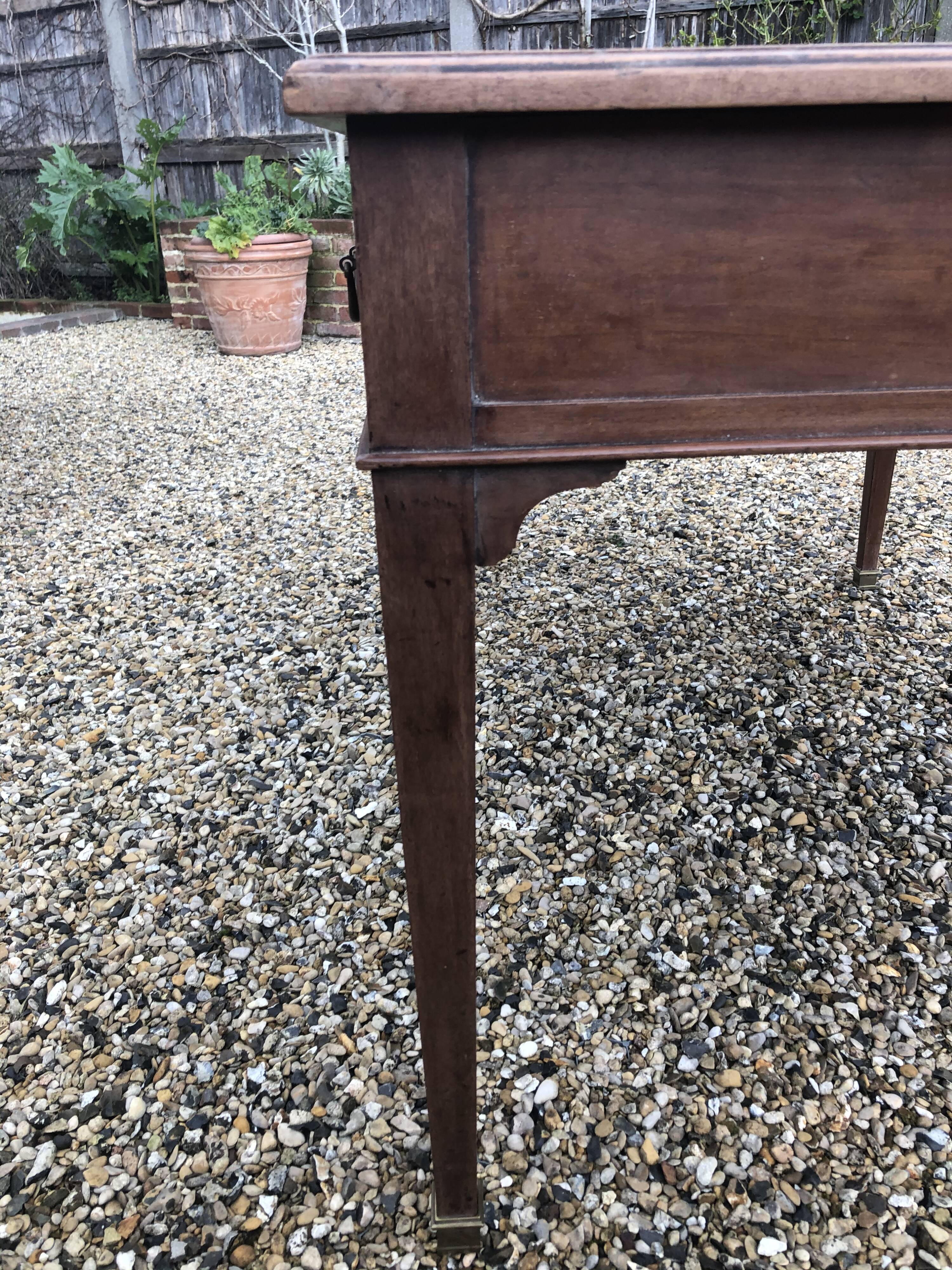 Bureau style Louis XVI