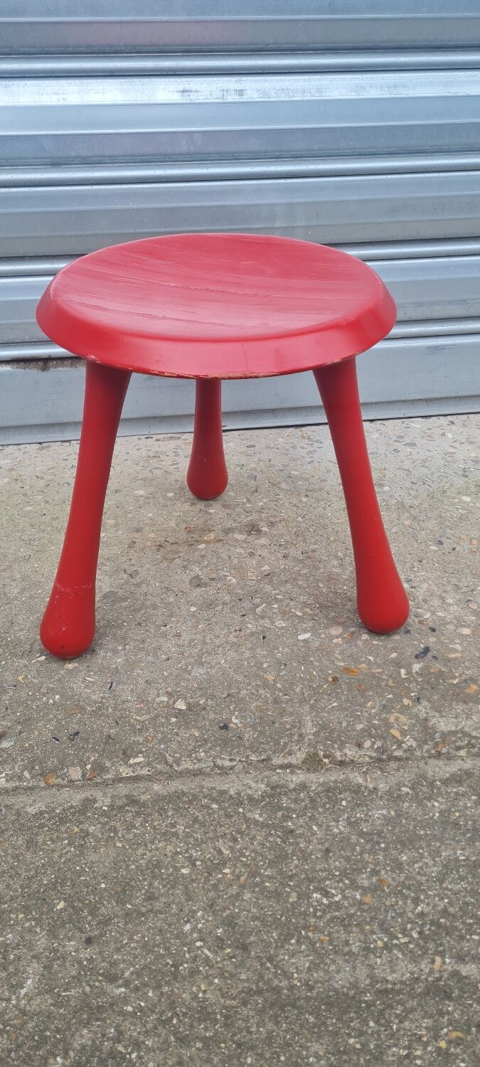 Stool Ingvar Kamprad limited edition red