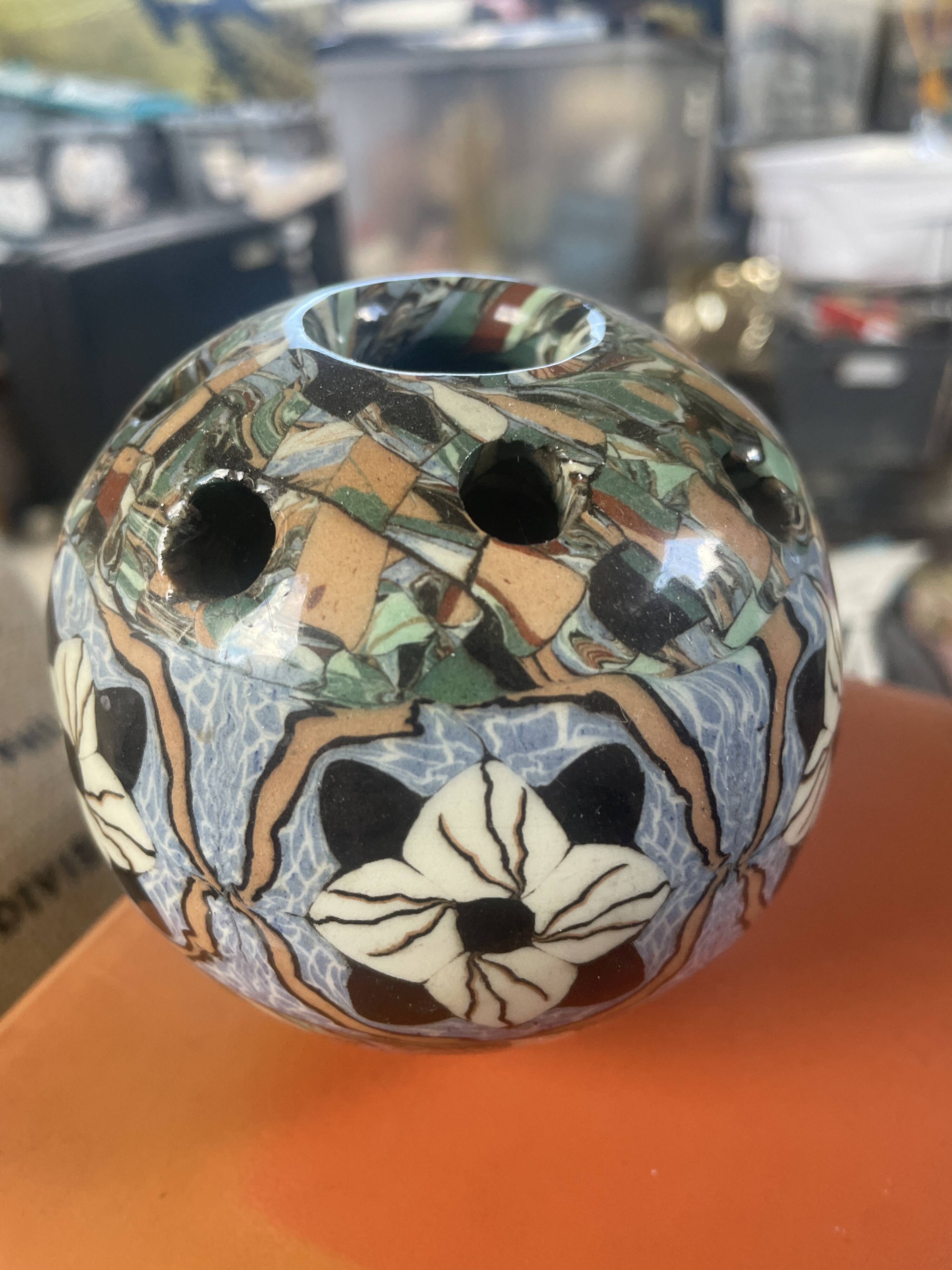 Pique-fleurs boule Jean Gerbino – Vallauris – Terres mêlée
