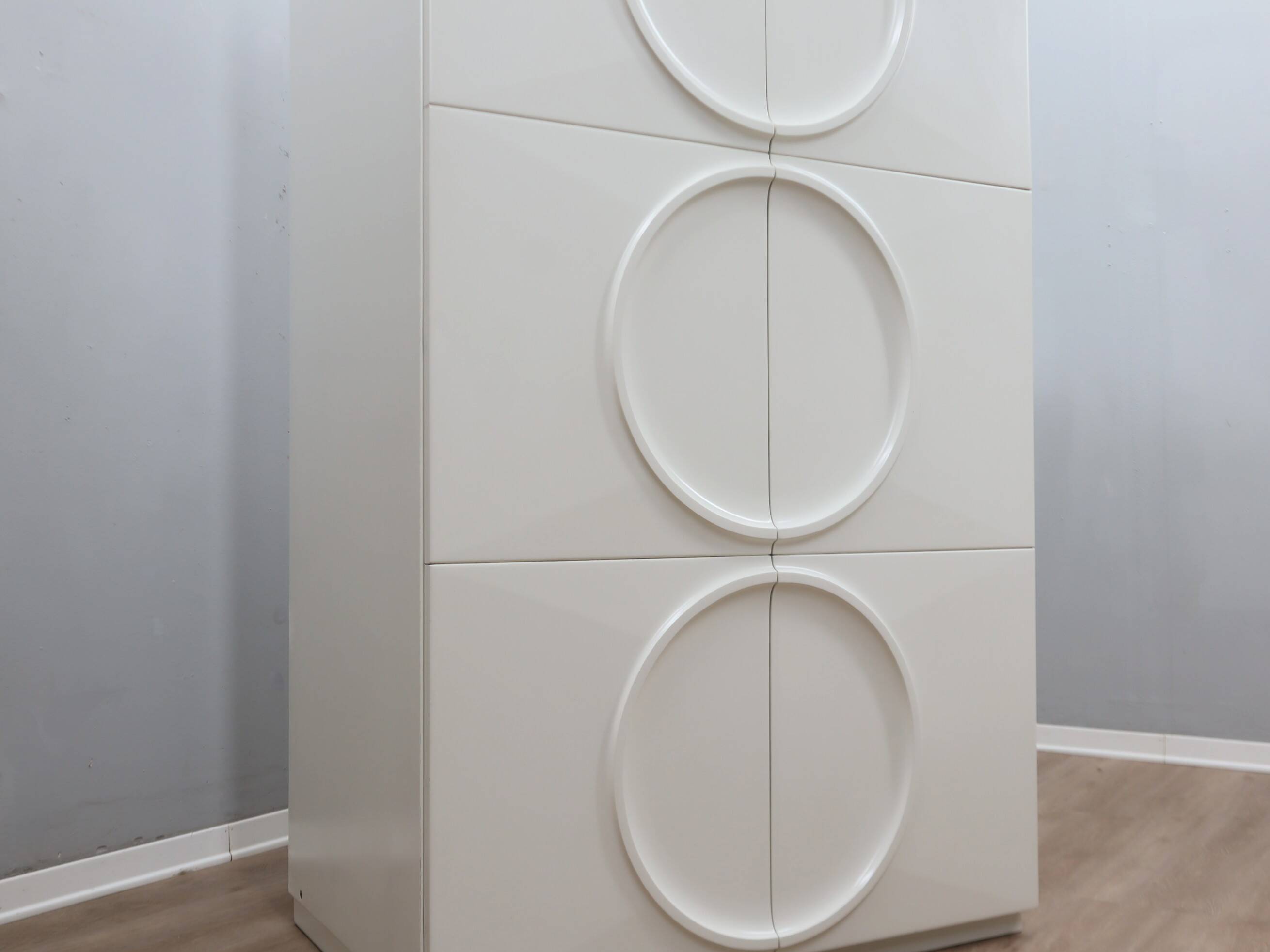 Italian Space Age Wardrobe white lacquered F.lli Proserpio 1960s