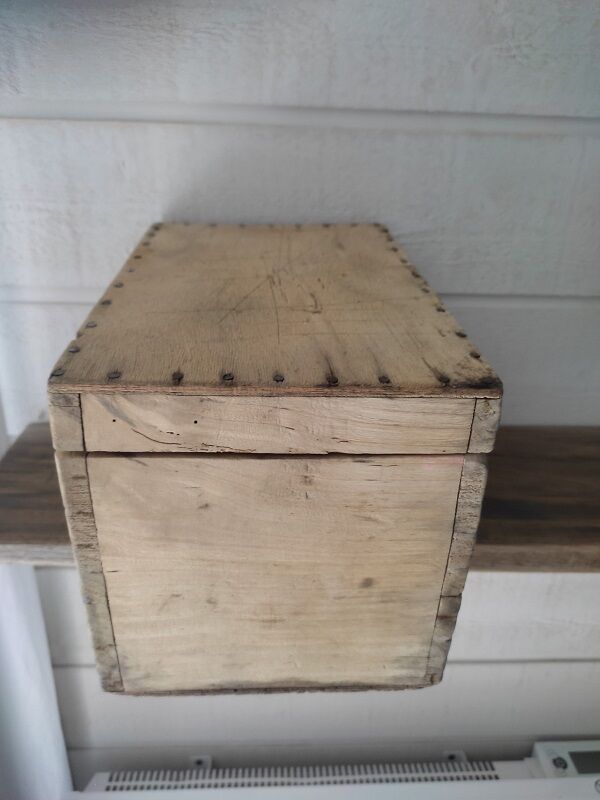 Wooden box aero-gummed chest storage deco