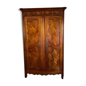 Armoire Louis XV en merisier