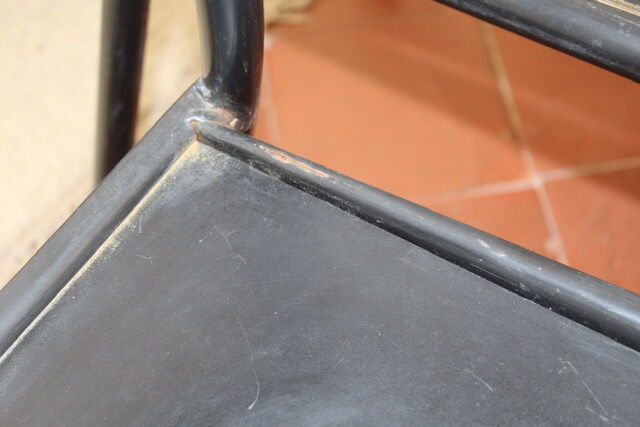 Série de 4 chaises d’école noires