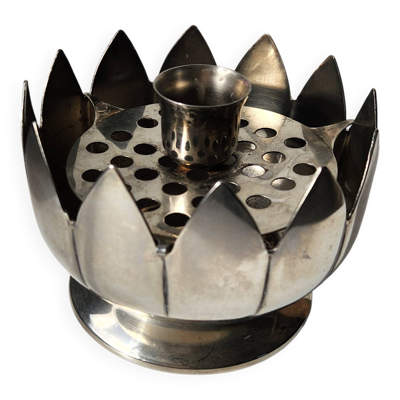 Pique-fleur lotus avec bougeoir en métal argenté