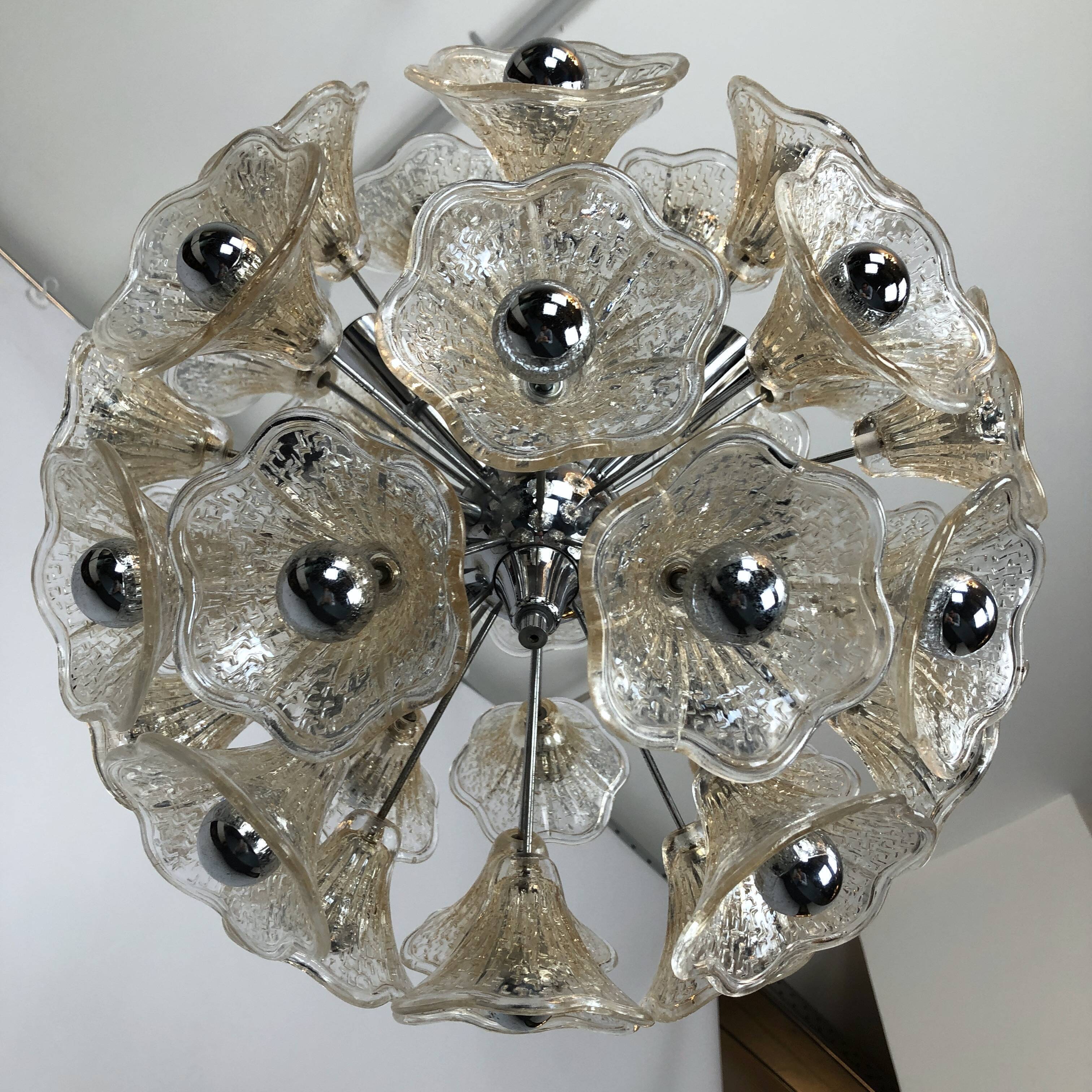 Venini, vintage 35 glass flowers sputnik from 70s
