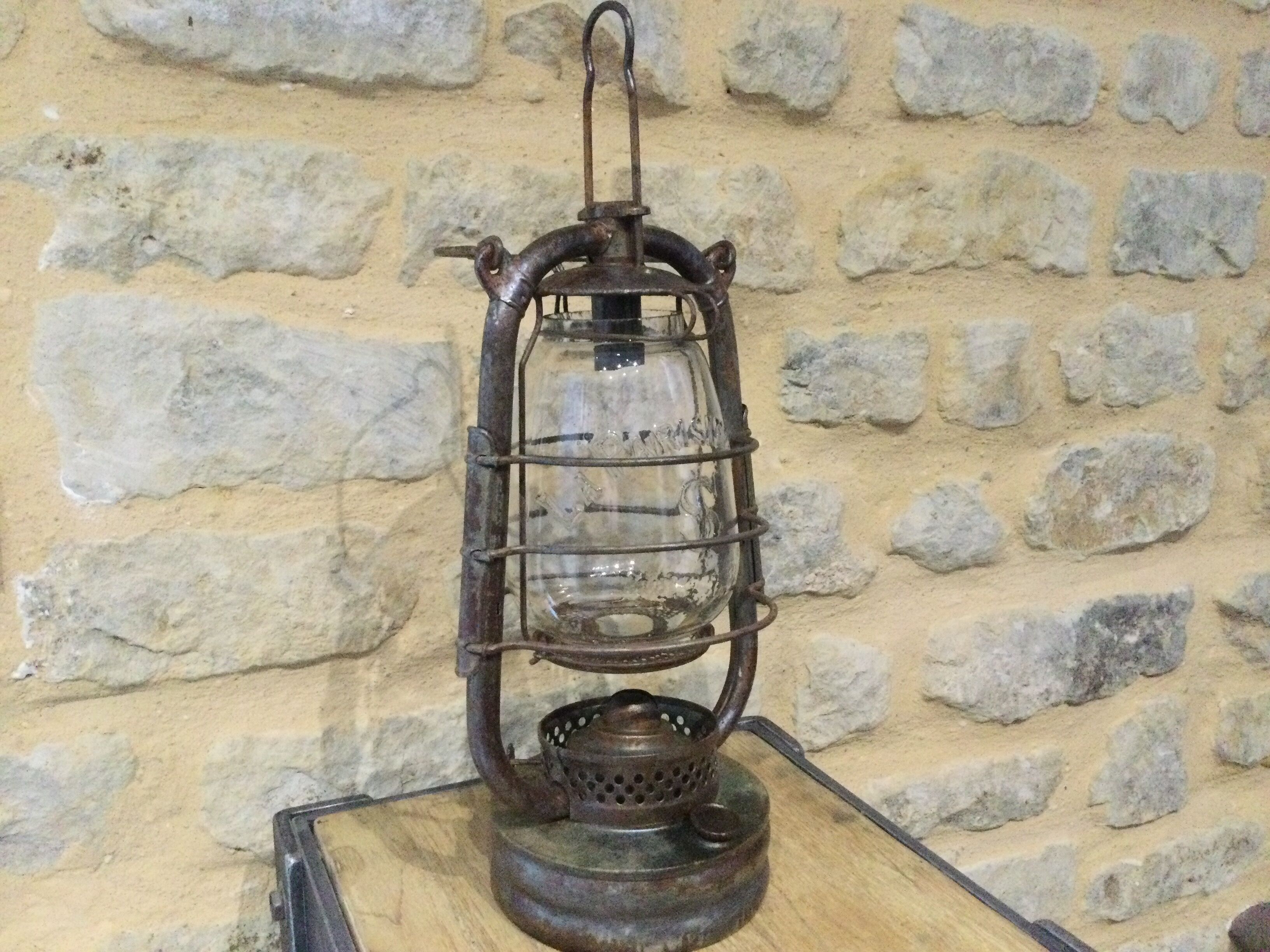 Kerosene lamp The Parisian beautiful condition