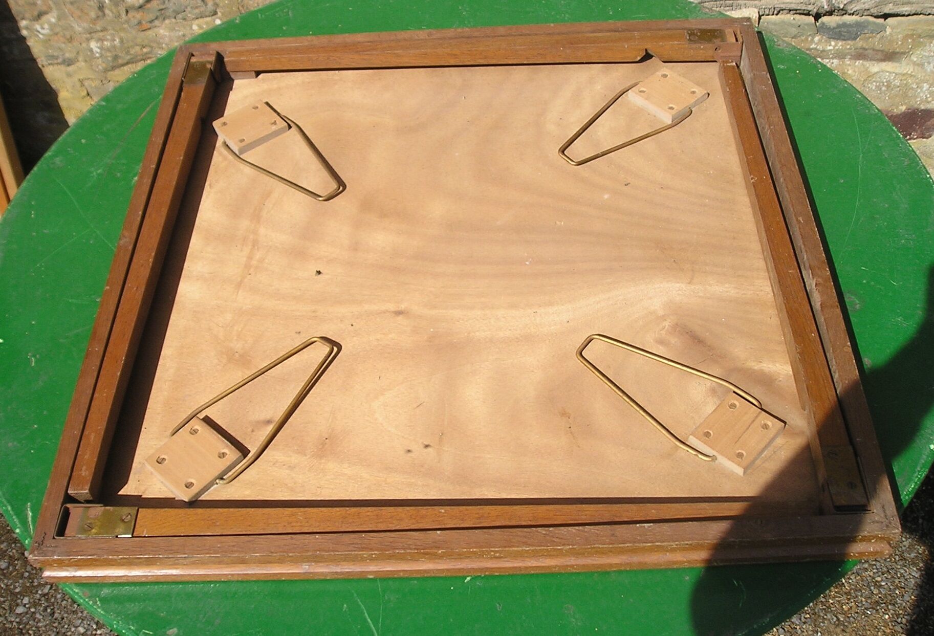 Folding bridge table